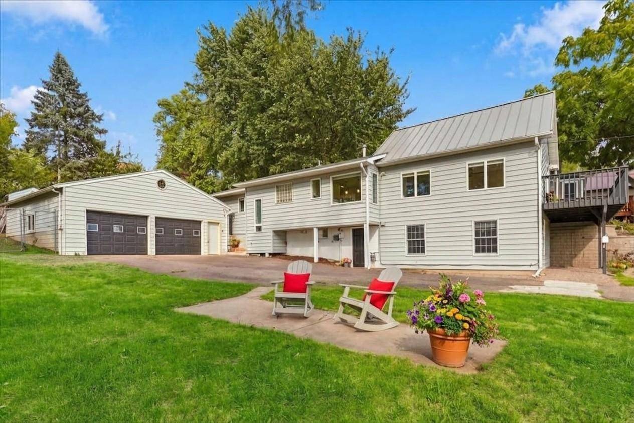 924 Maple ST W, Stillwater, MN 55082