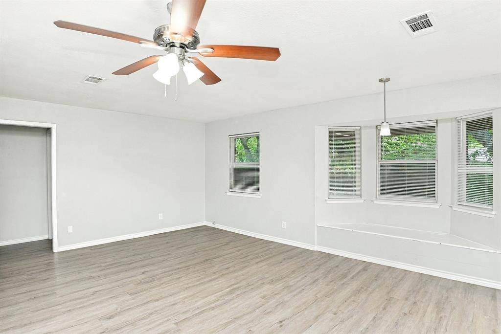 1214 Lynn Street, Weatherford, TX 76086