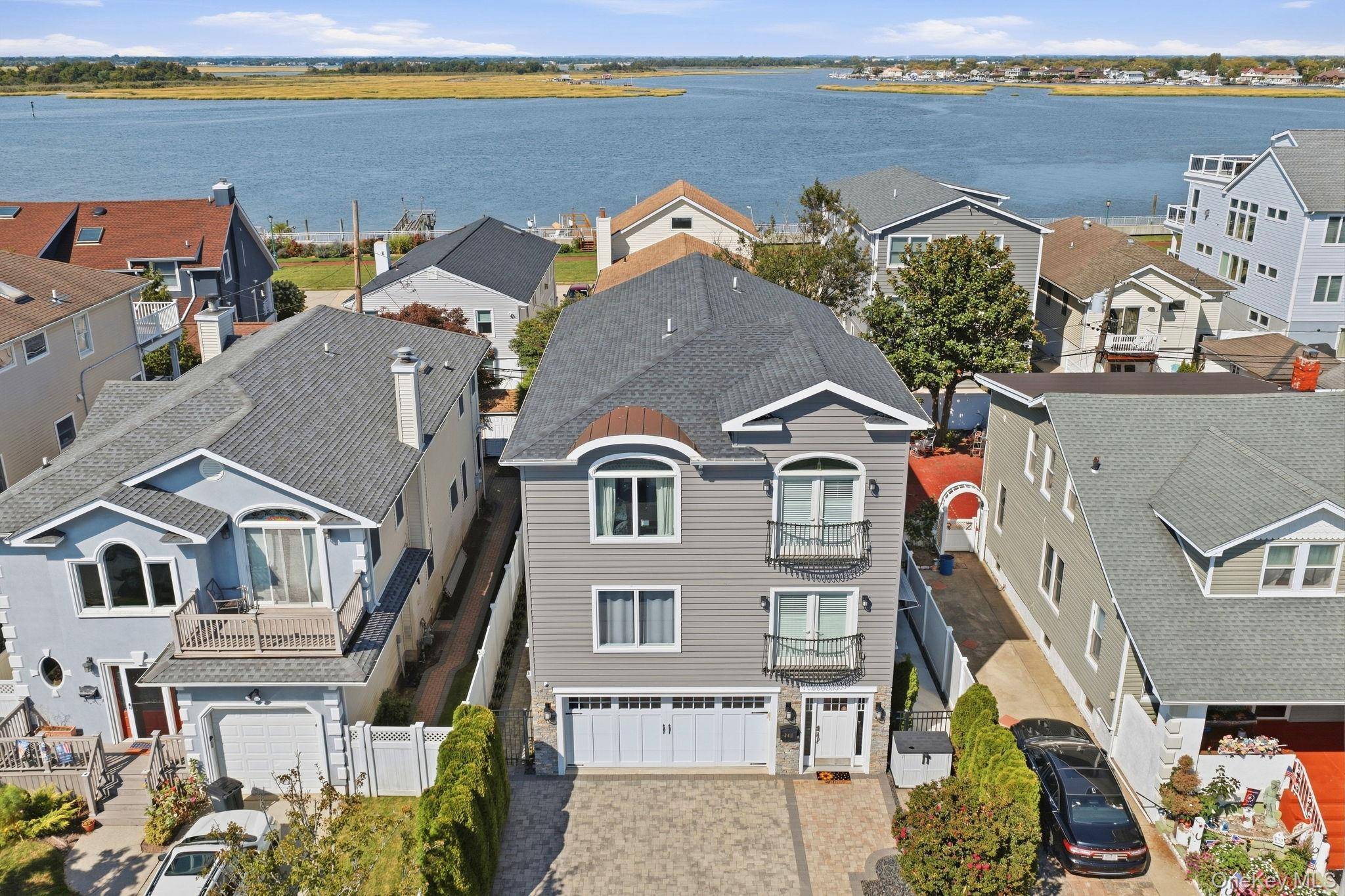 241 W Pine ST, Long Beach, NY 11561