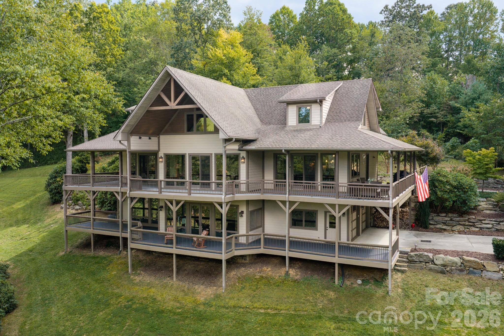 538 Celebration CV, Clyde, NC 28721