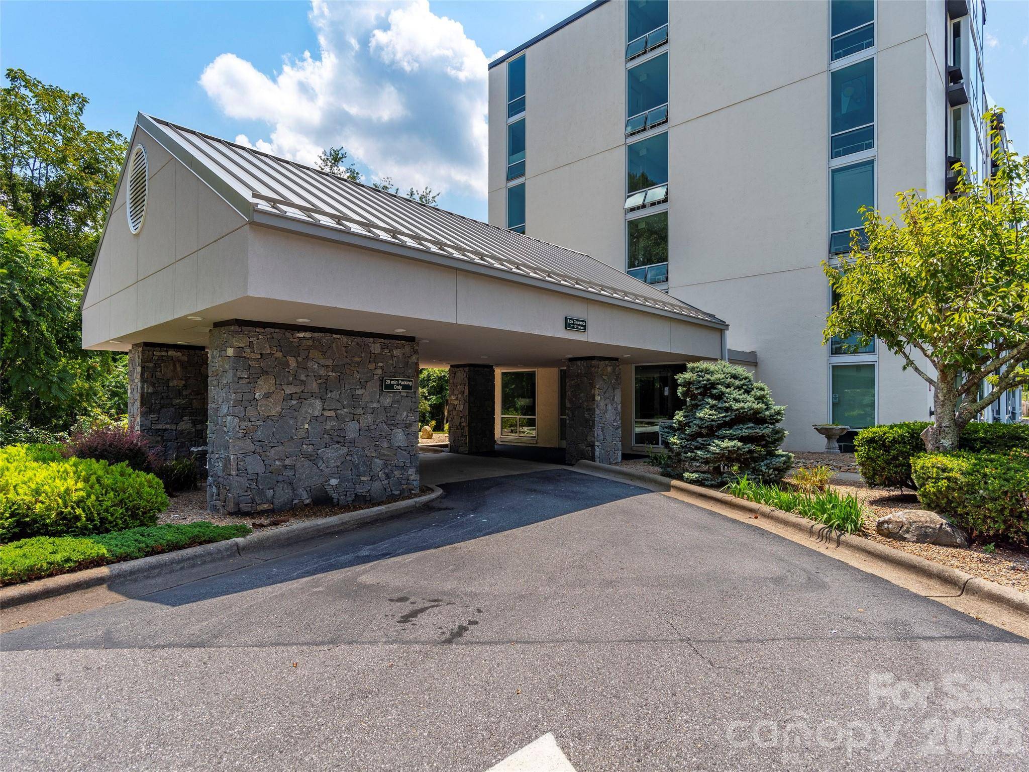 647 Town Mountain RD #307, Asheville, NC 28804