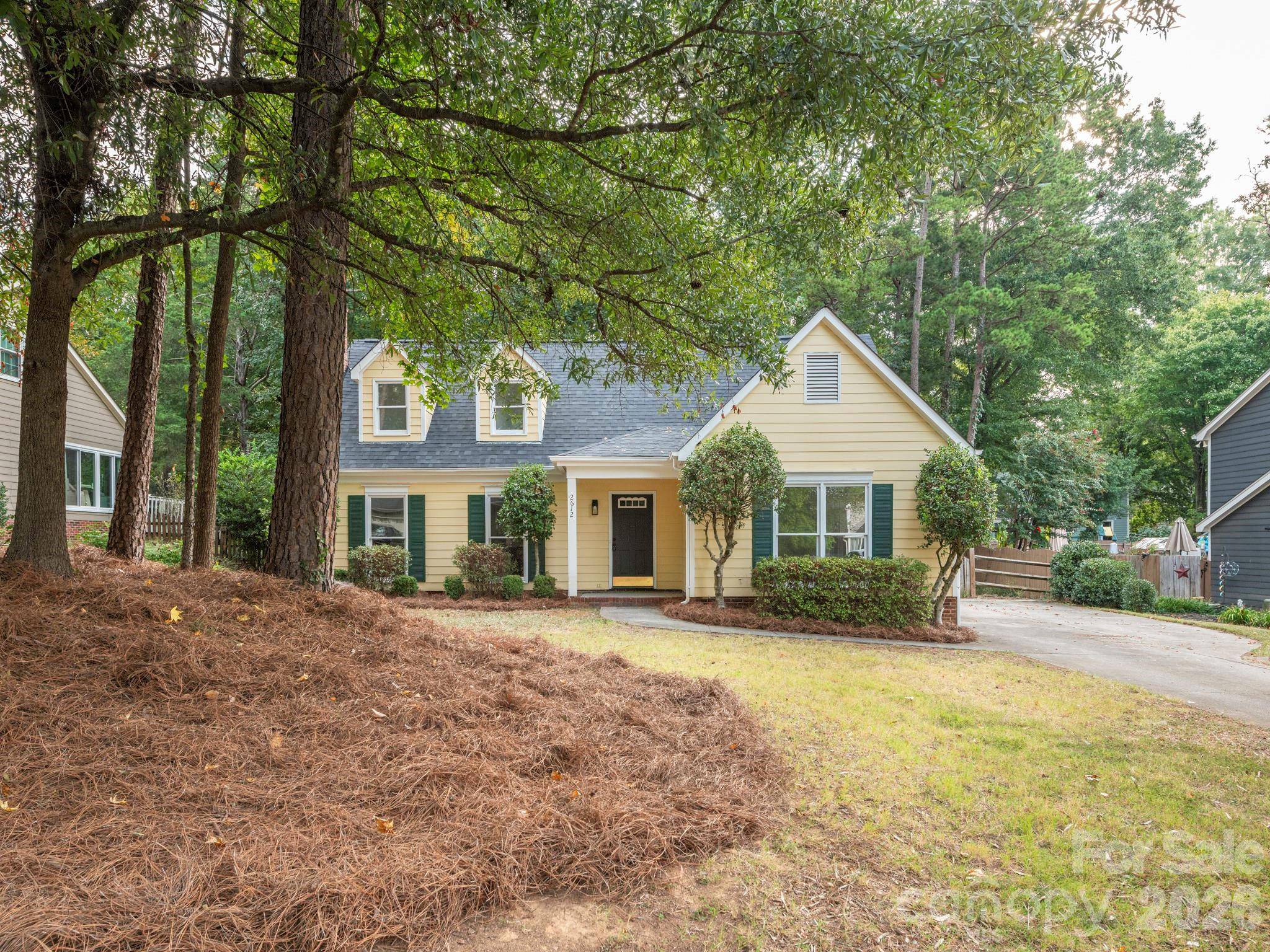 2612 Heathershire LN, Matthews, NC 28105