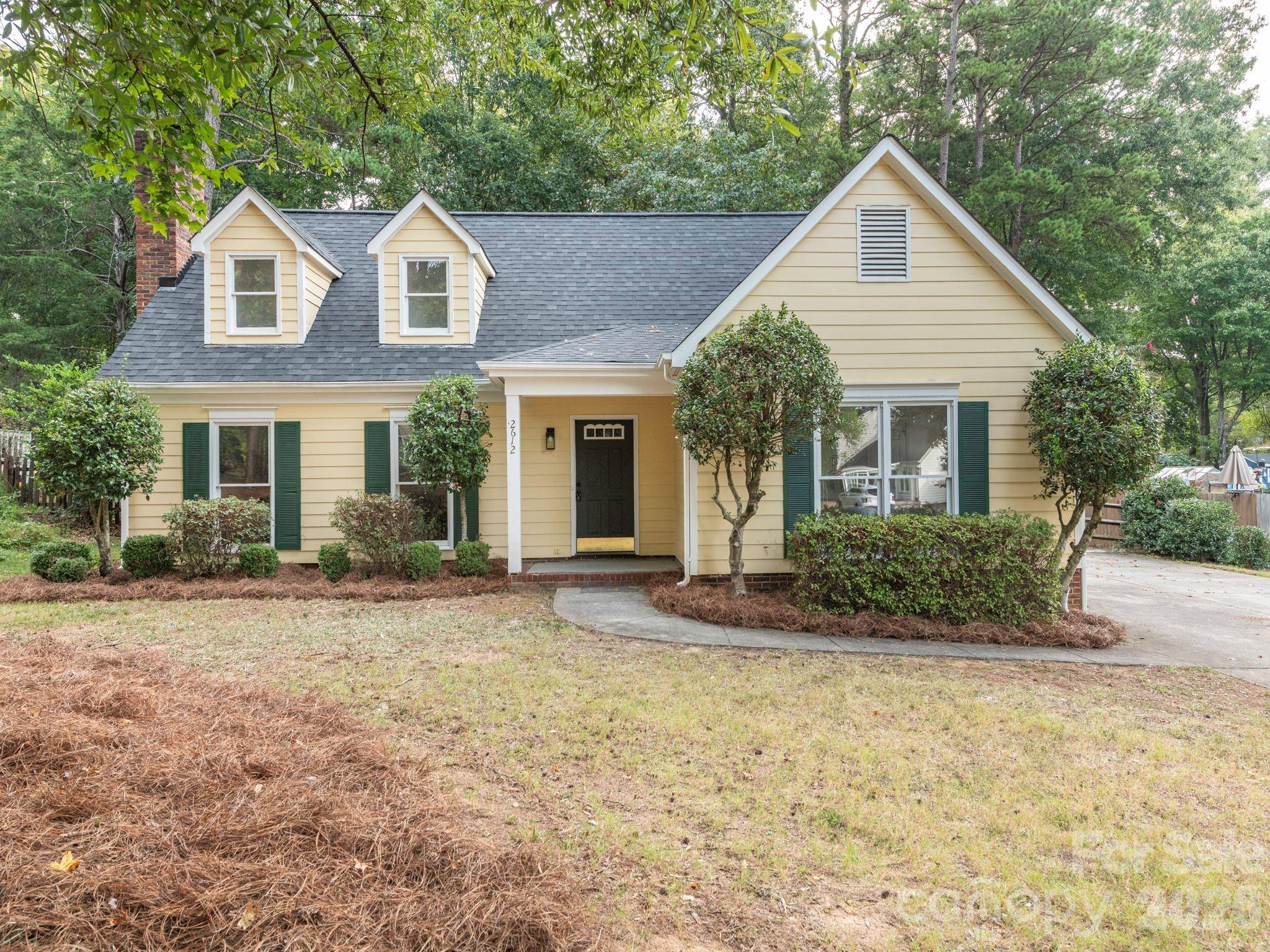 2612 Heathershire LN, Matthews, NC 28105