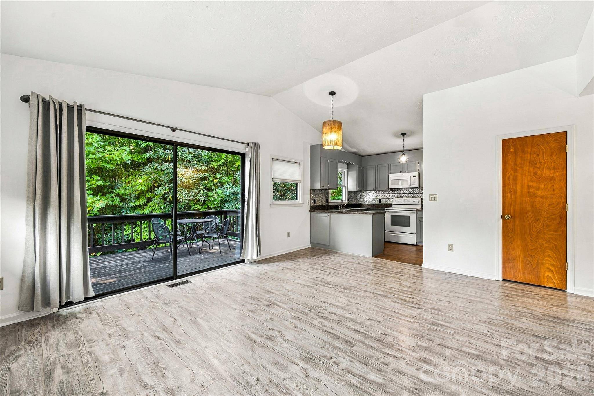 117 View De Lake DR, Etowah, NC 28729