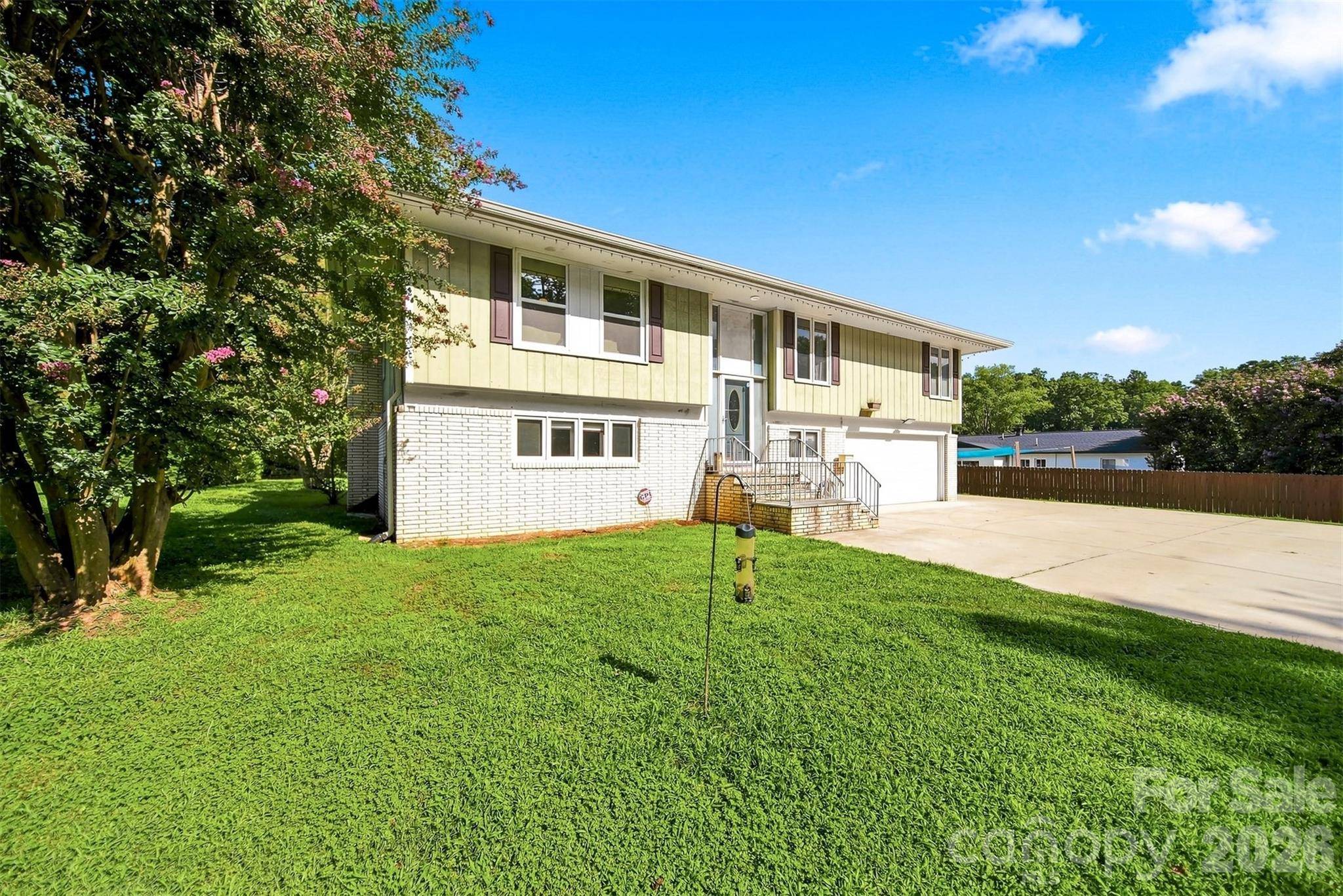 706 Springdale RD, Statesville, NC 28677