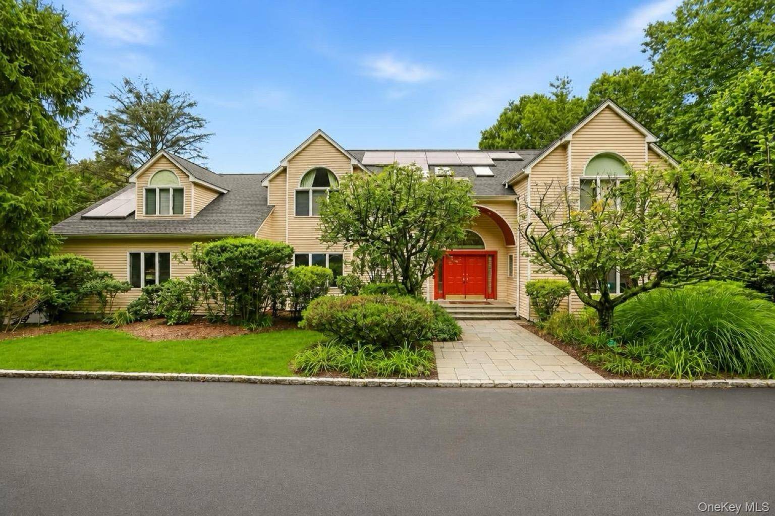 48 Random Farms CIR, Chappaqua, NY 10514