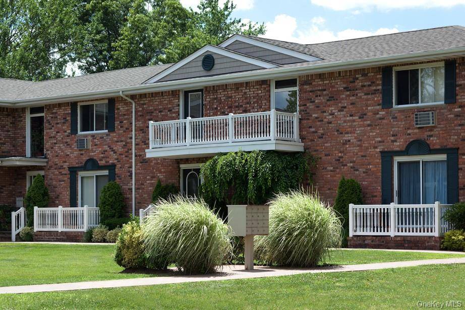 12 Baker ST #12C, West Babylon, NY 11704