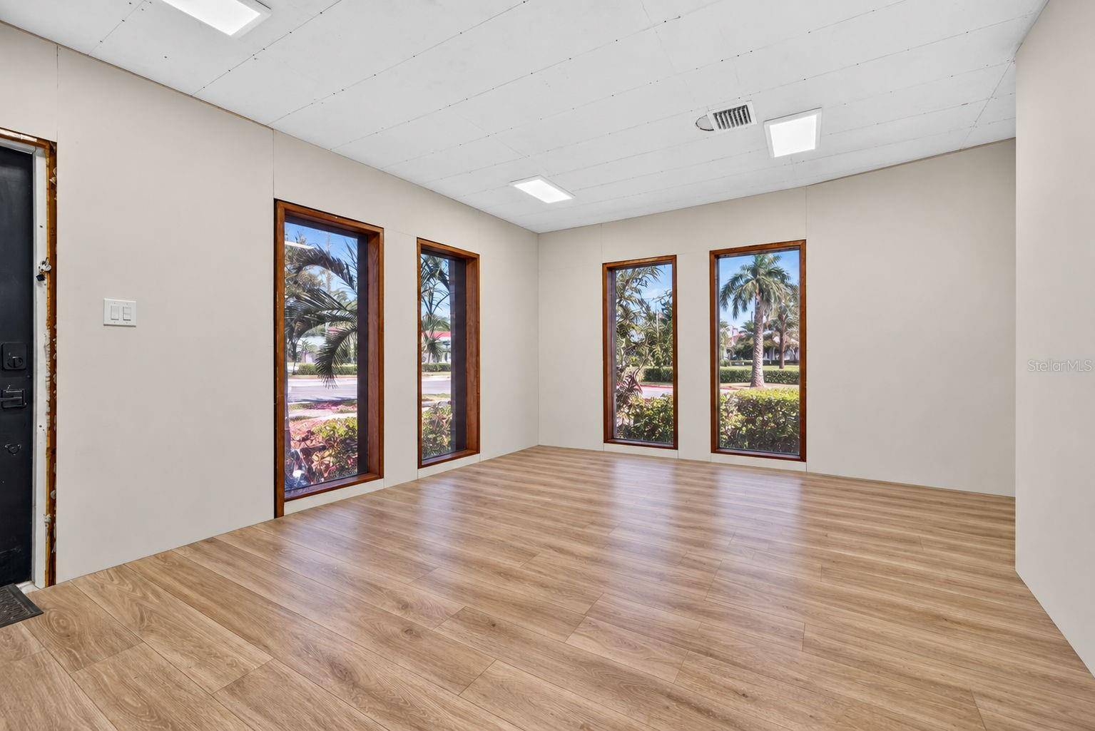 1000 49TH ST S, St Petersburg, FL 33707
