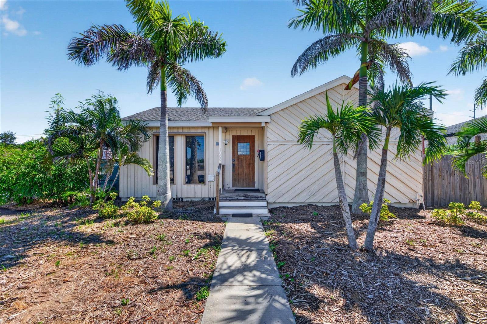1000 49TH ST S, St Petersburg, FL 33707
