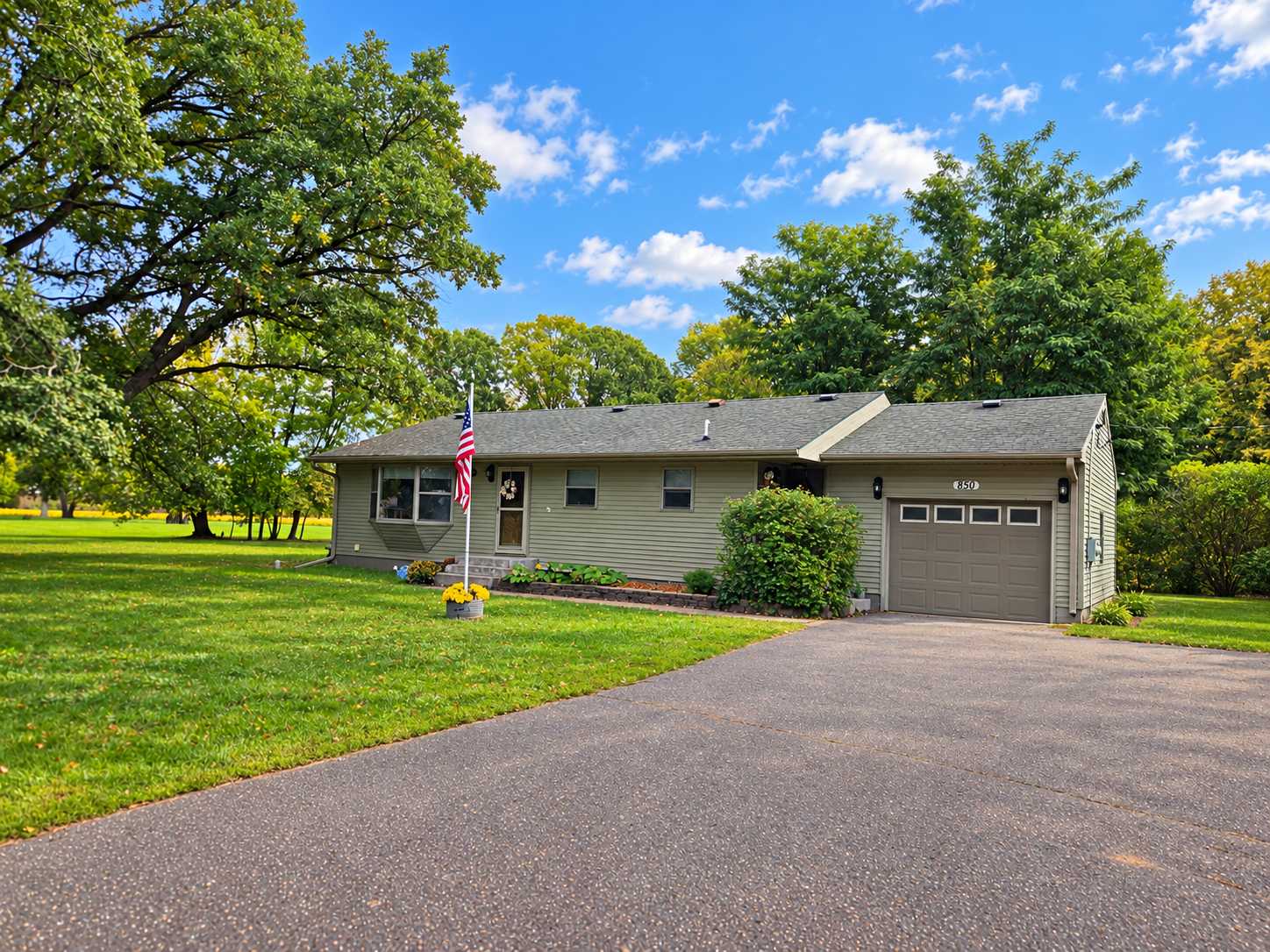 850 S Alger AVE, Rush City, MN 55069