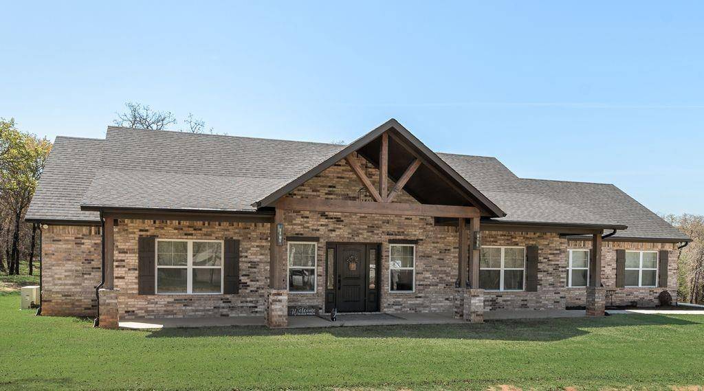 245 Creek Crossing Street, Alvord, TX 76225