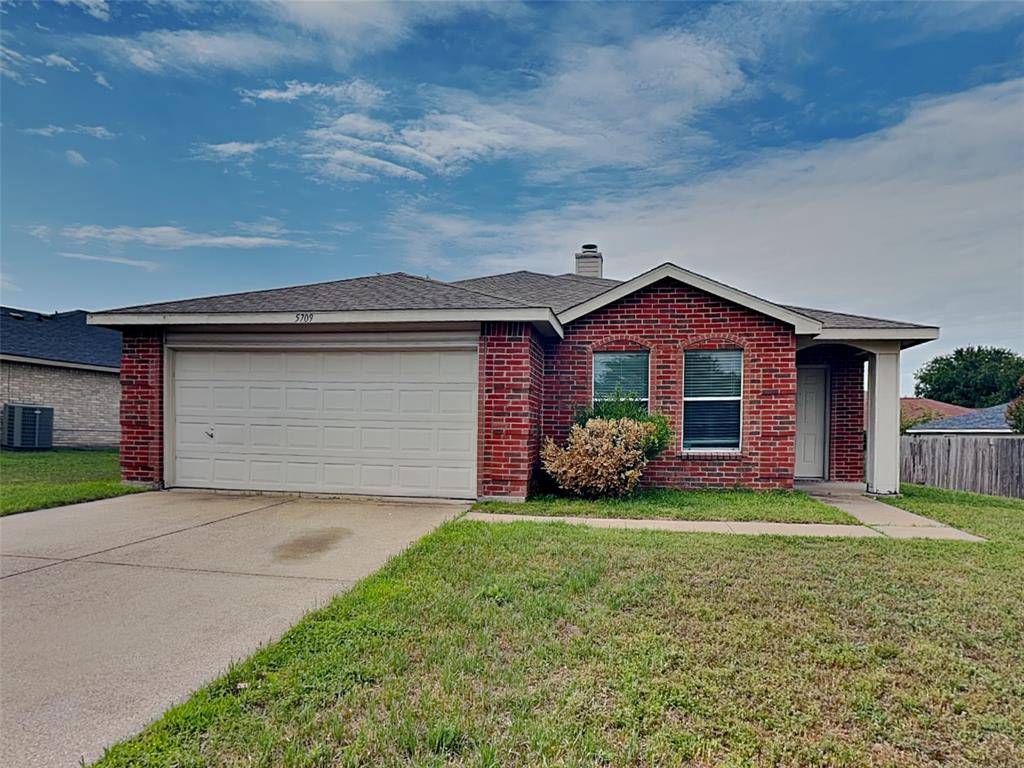 5709 Addington Drive, Fort Worth, TX 76135