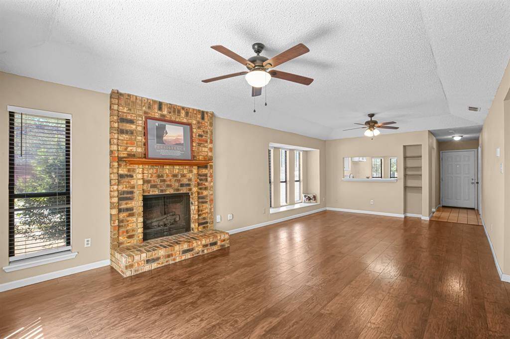 2134 Reverchon Drive, Arlington, TX 76017