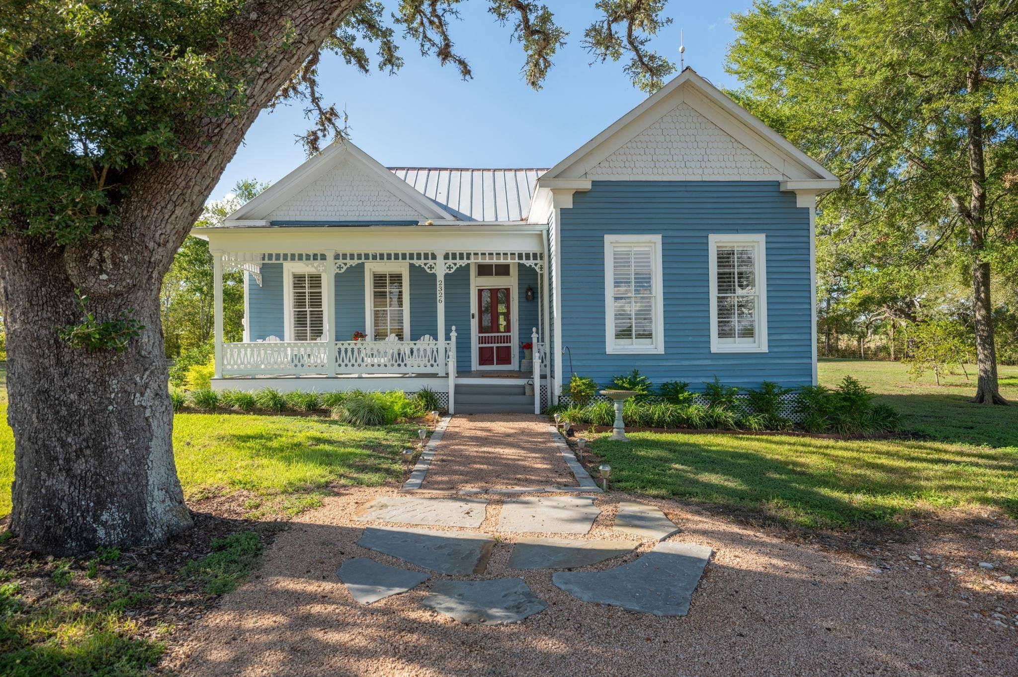 2326 TX 237, Round Top, TX 78954