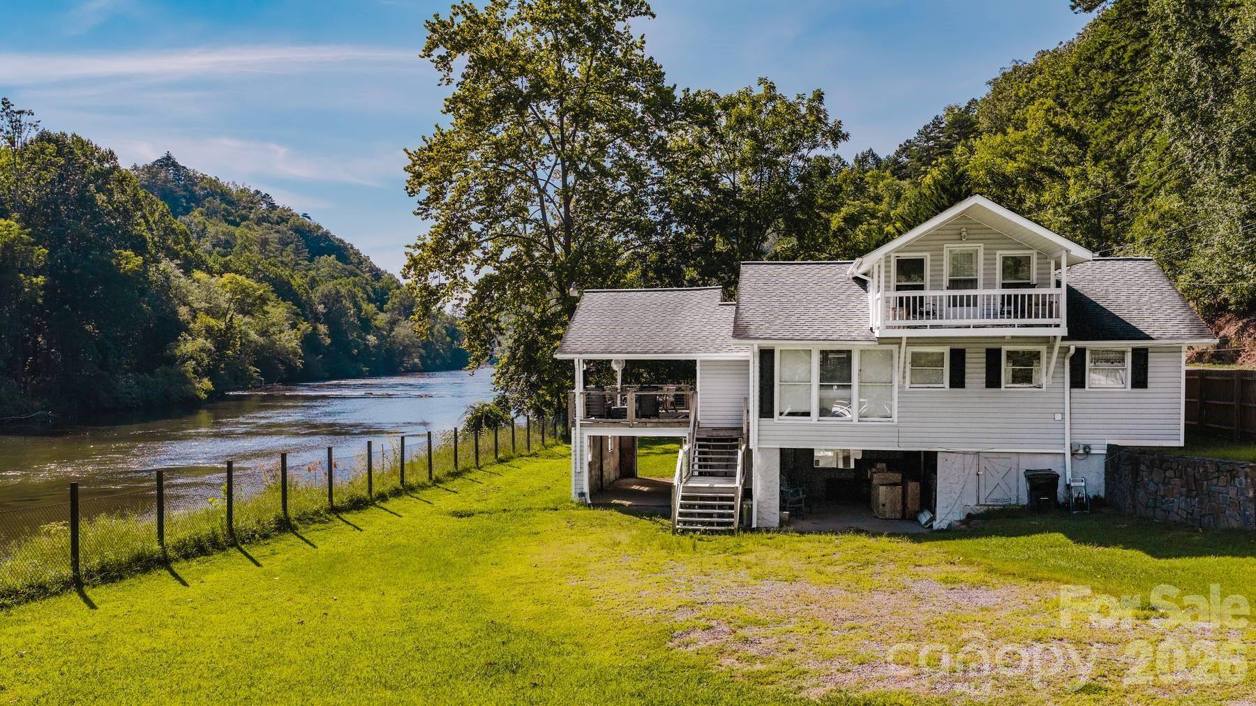 1380 Highway 19a HWY, Whittier, NC 28789