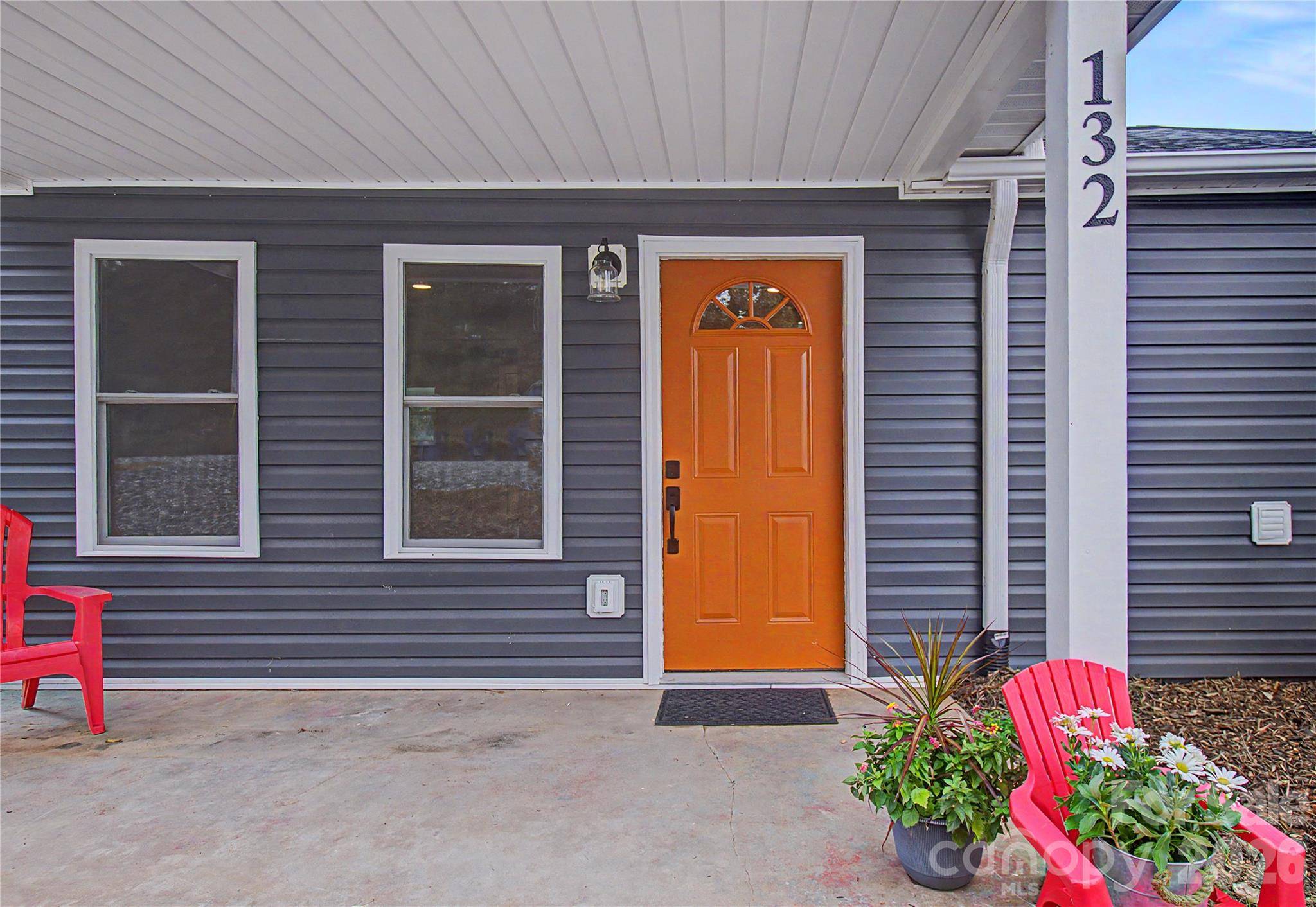 132 Locust Grove RD, Weaverville, NC 28787