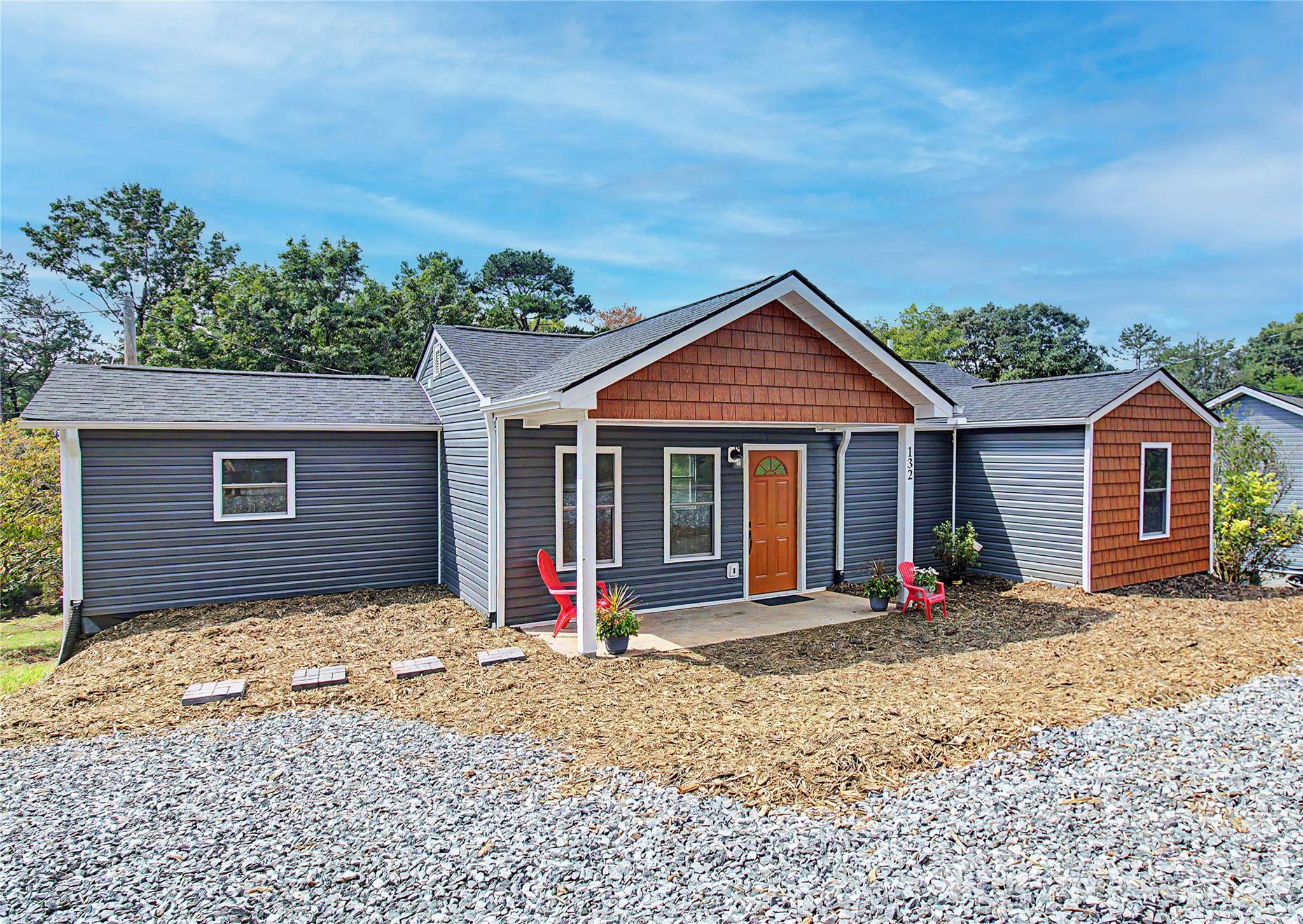 132 Locust Grove RD, Weaverville, NC 28787