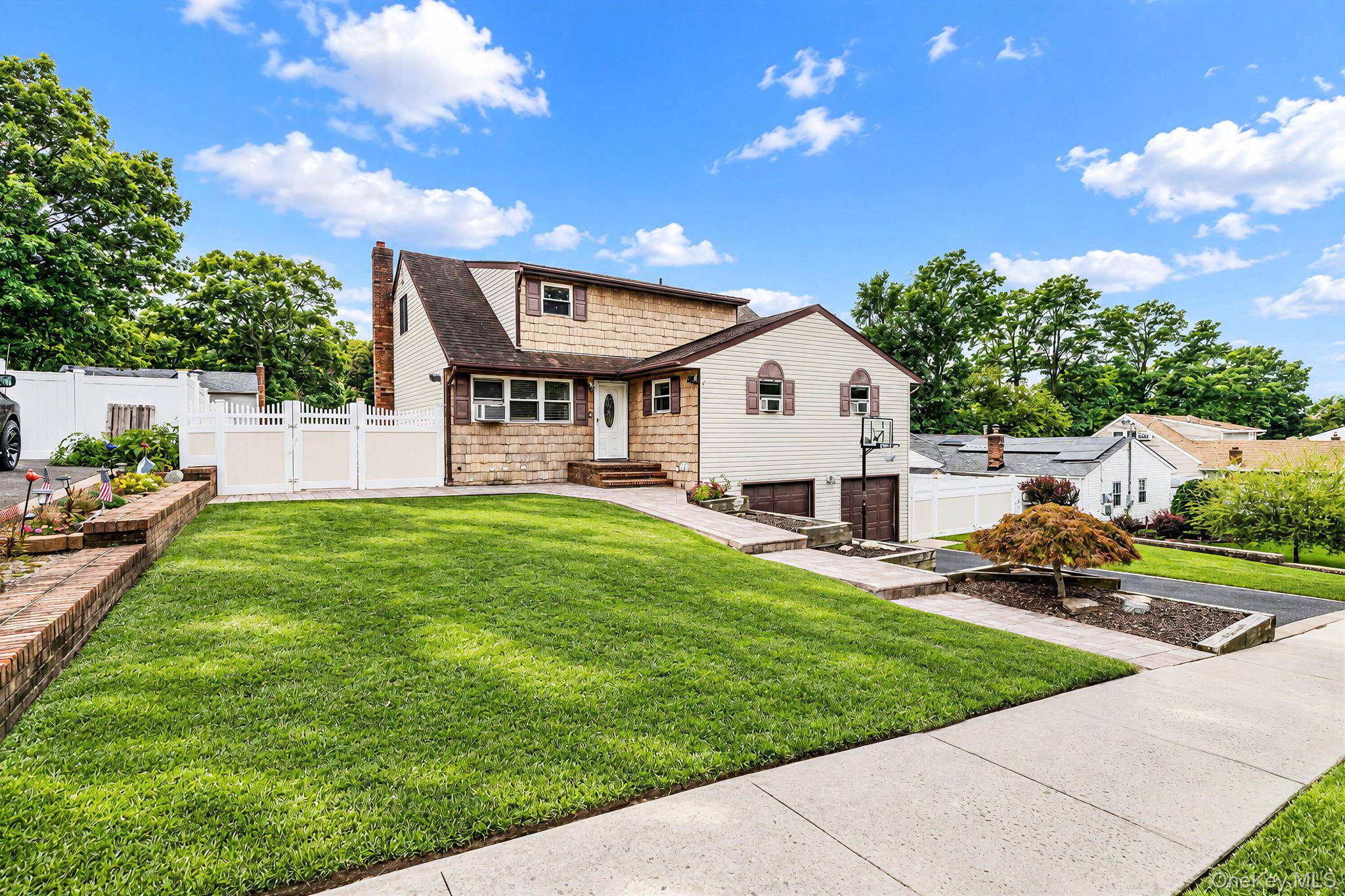 12 Carston ST, Selden, NY 11784