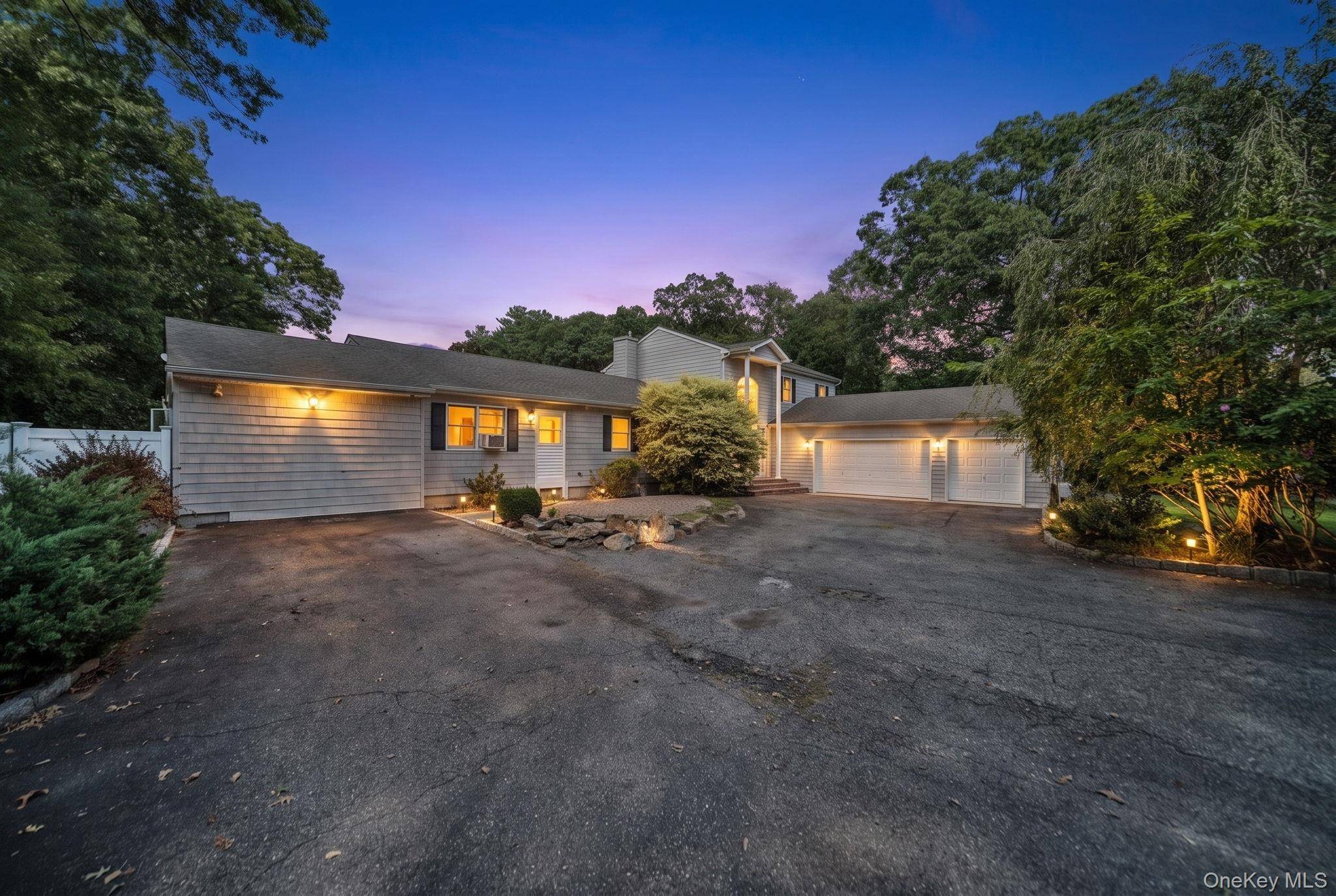 75 Whiskey RD, Coram, NY 11727
