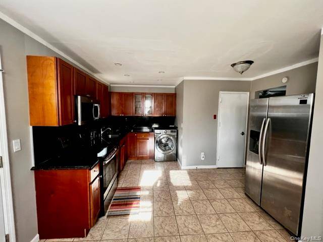 180 Elmwood ST, Valley Stream, NY 11581
