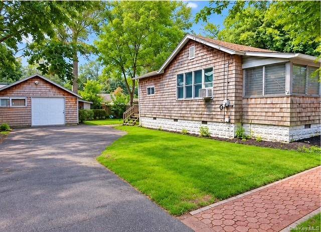 90 Gooseberry RD, Mastic Beach, NY 11951