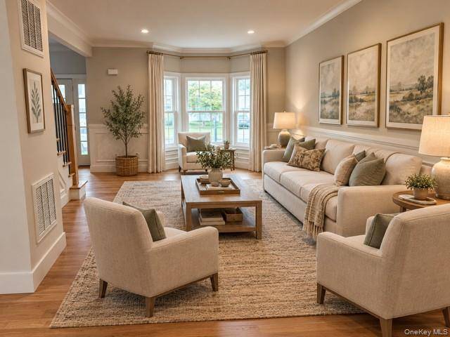 24 Patricia LN, Syosset, NY 11791