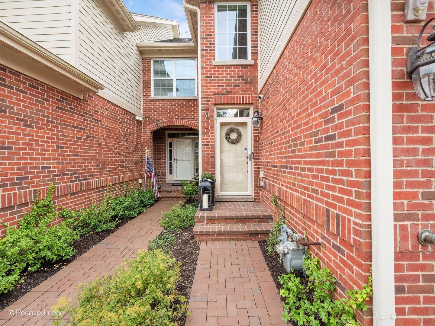 1039 Hickory DR, Western Springs, IL 60558