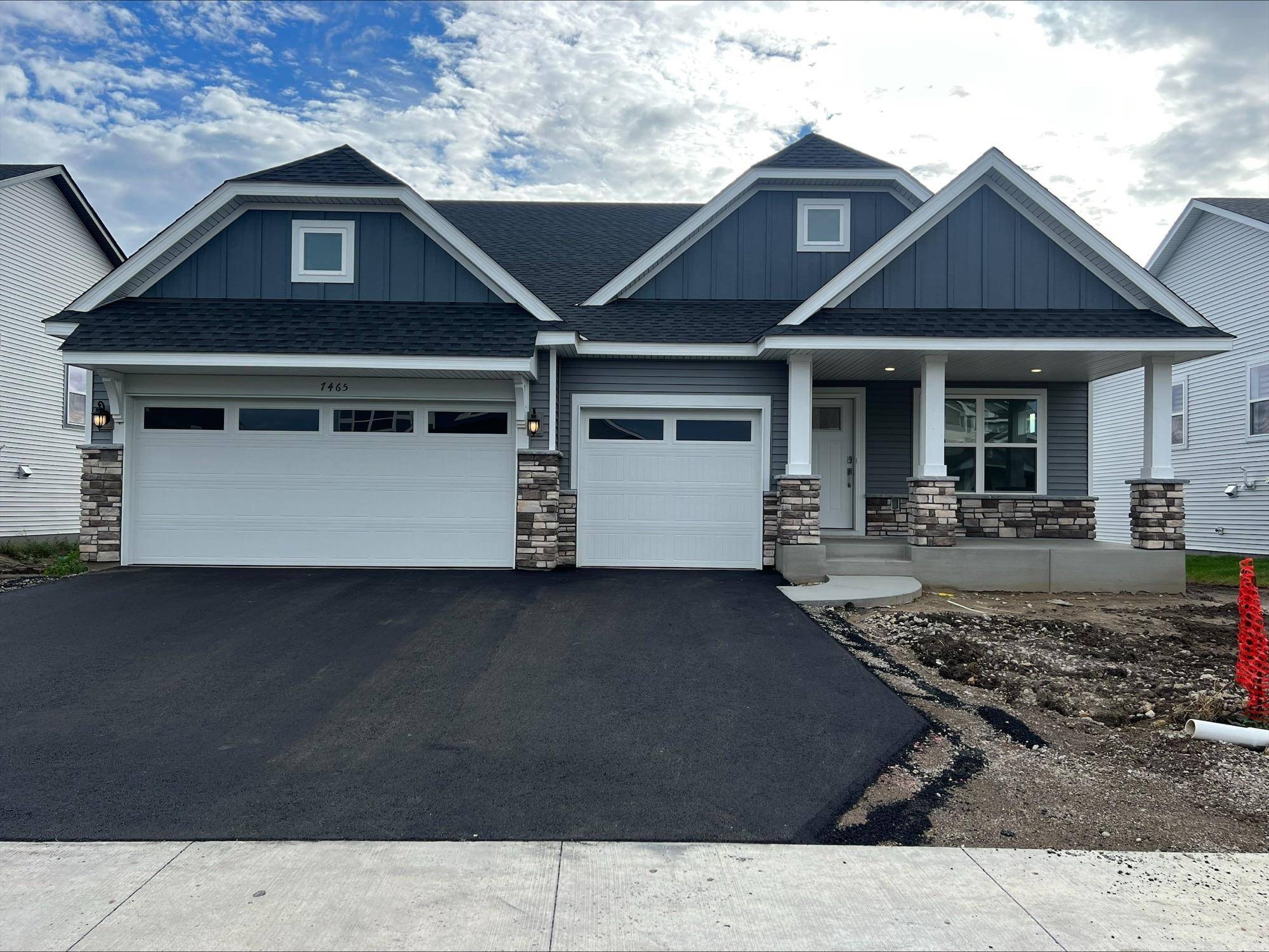 7465 Lotus LN, Lino Lakes, MN 55038