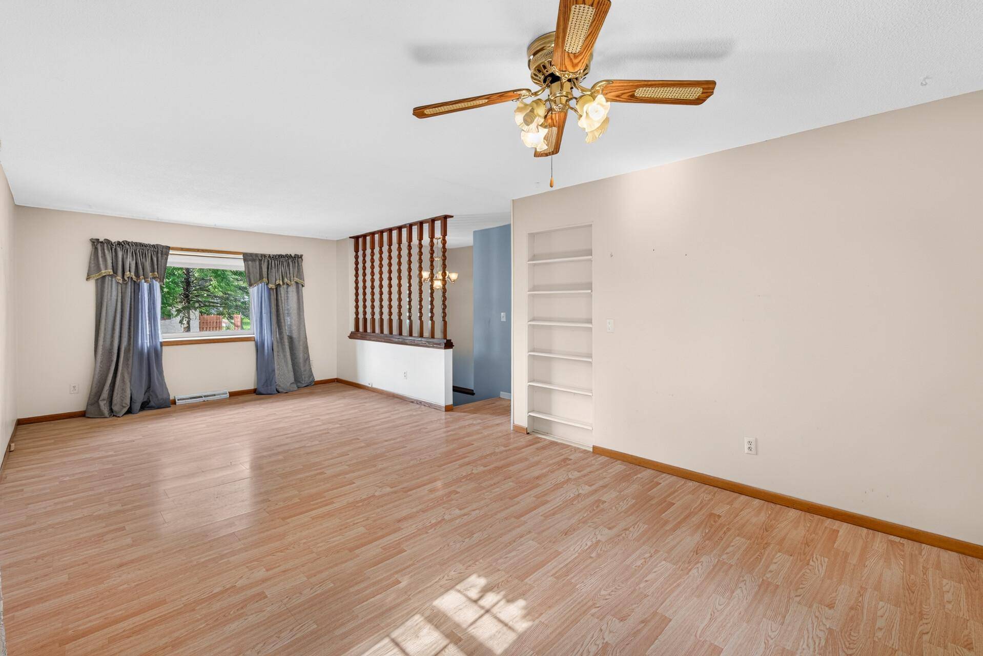 802 Charlotte DR, Anoka, MN 55303
