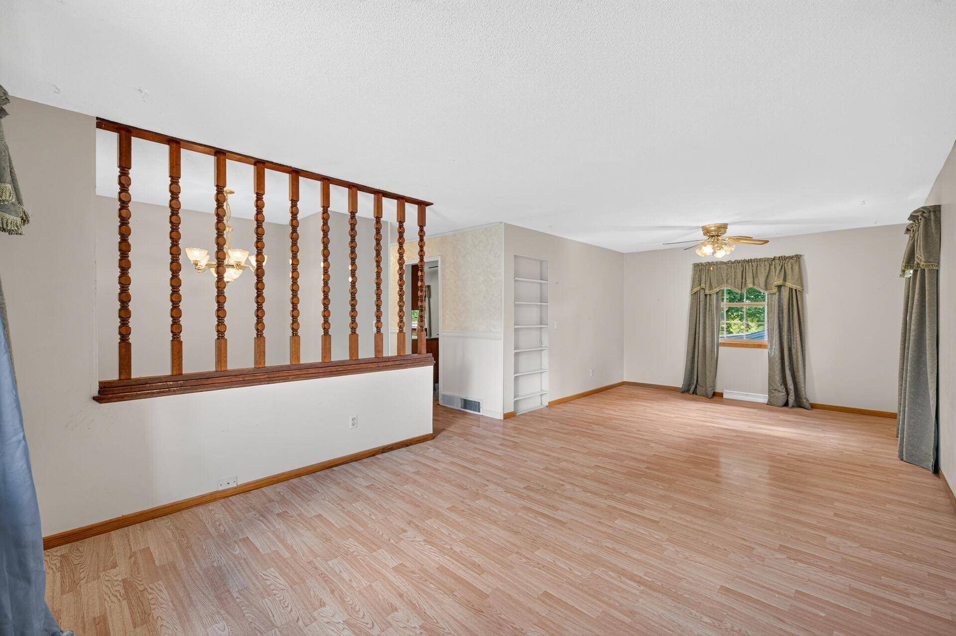 802 Charlotte DR, Anoka, MN 55303