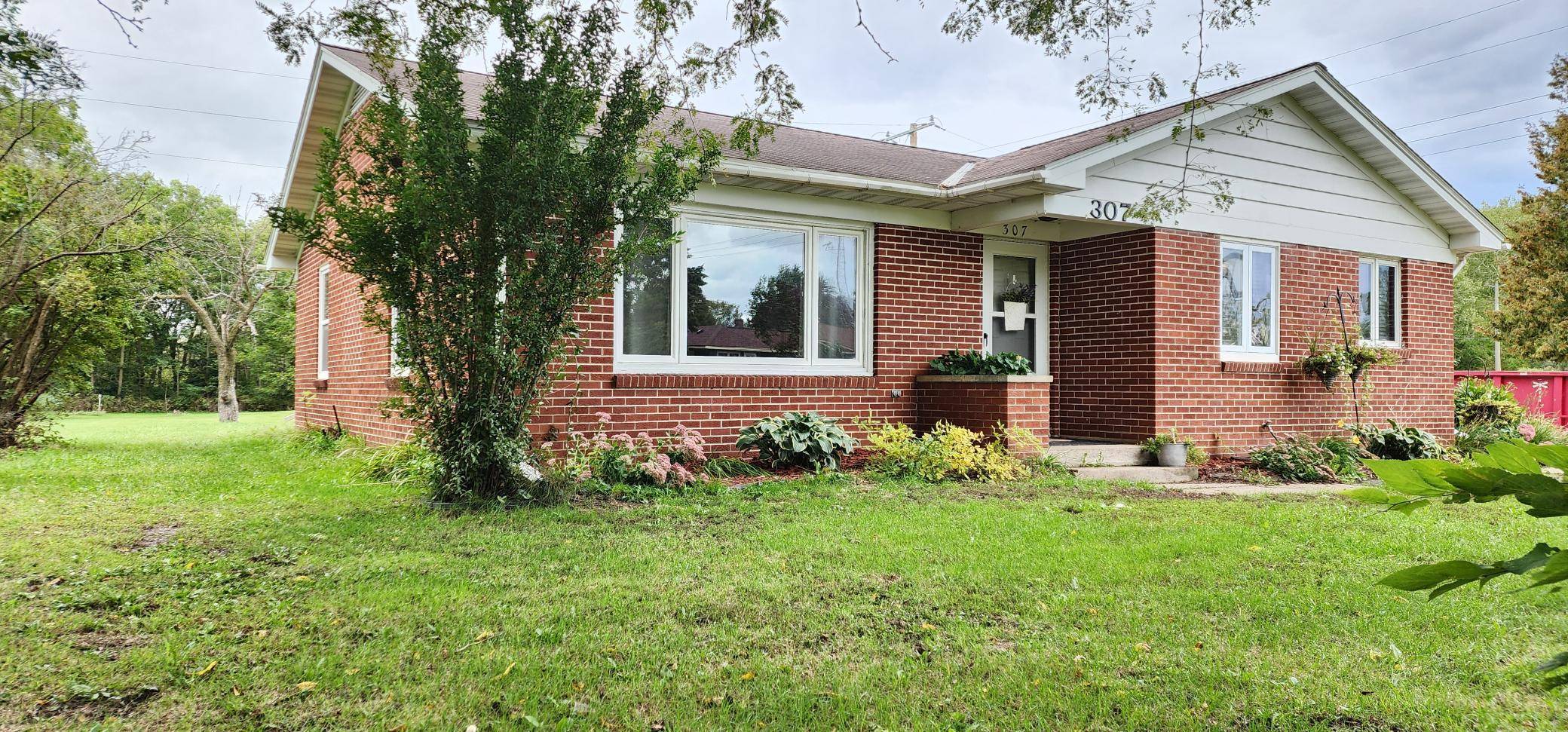 307 Michaels ST, Cochrane, WI 54622