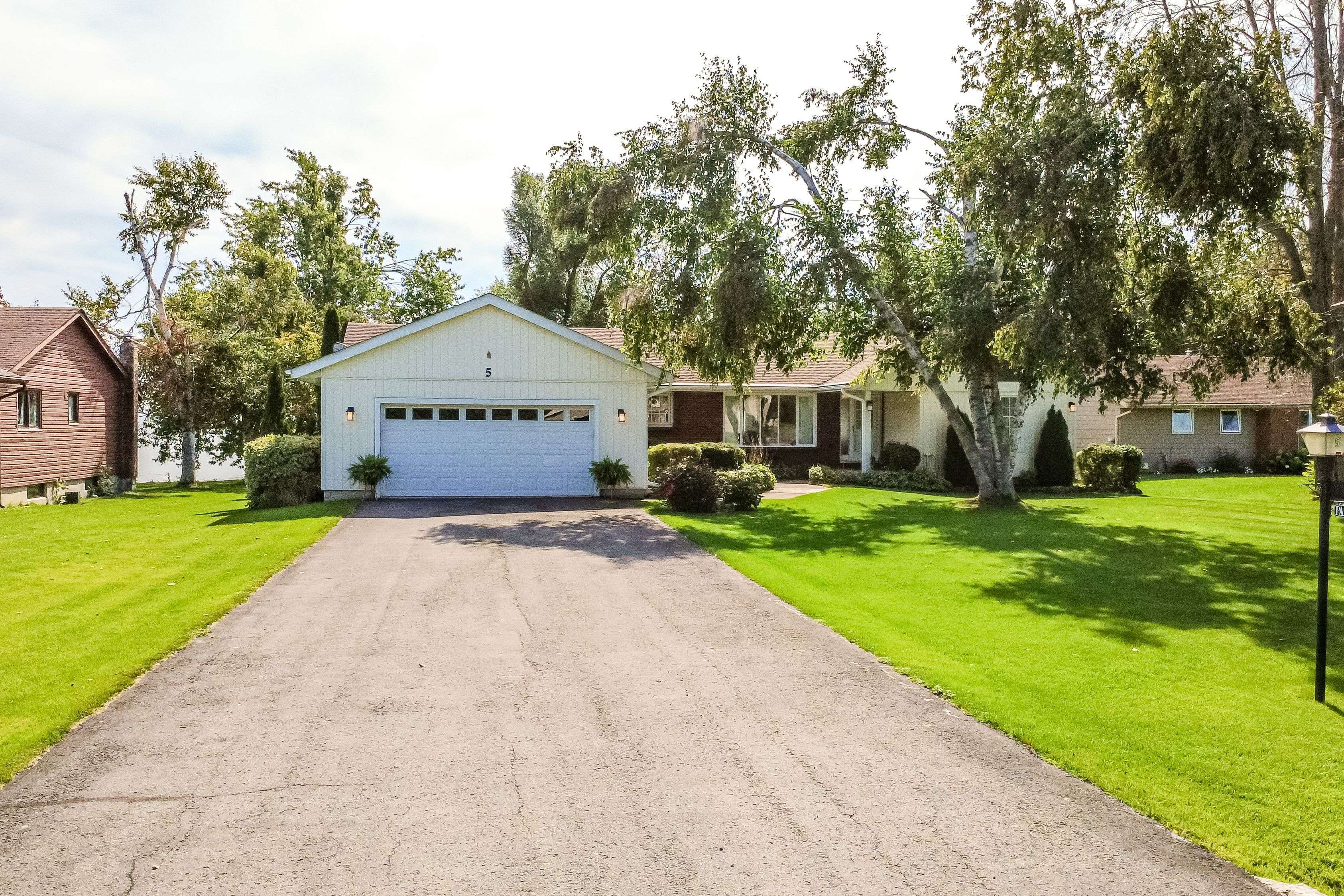 5 Park LN, Ramara, ON L0K 1B0