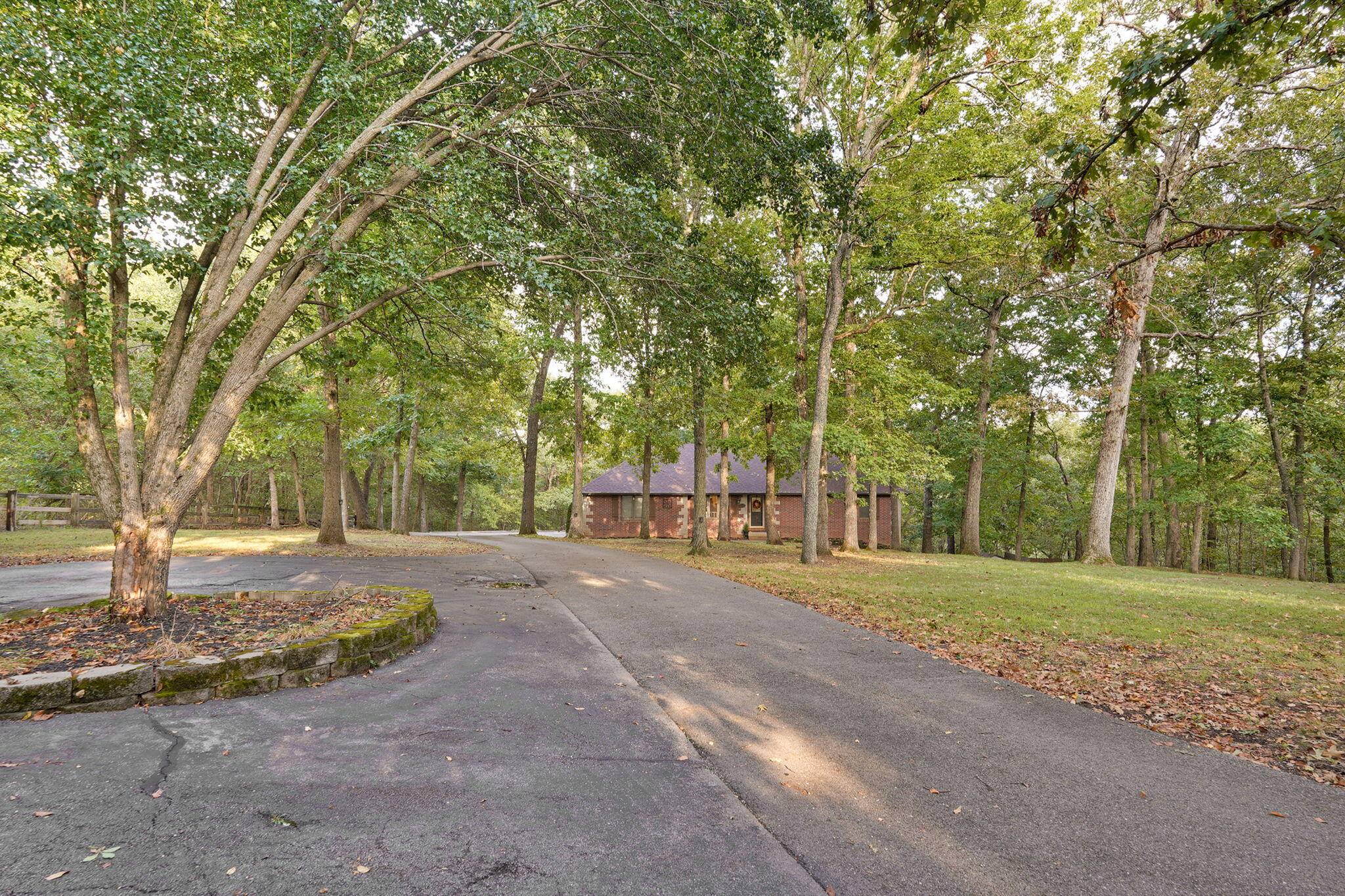 2412 W Azalea RD, Nixa, MO 65714