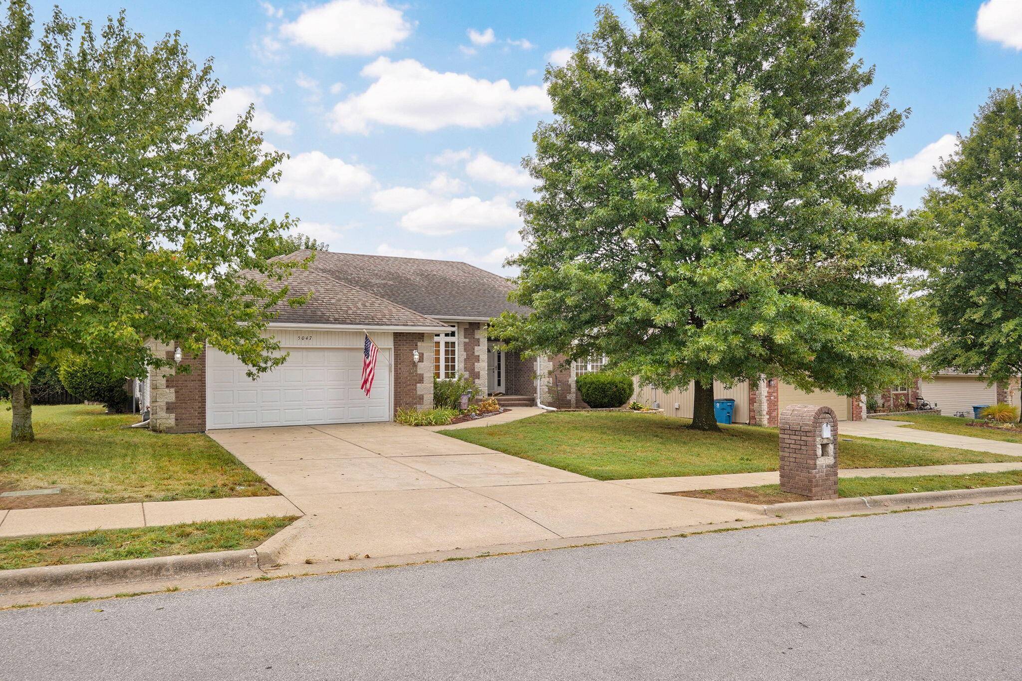 5047 S Greenfield RD, Battlefield, MO 65619