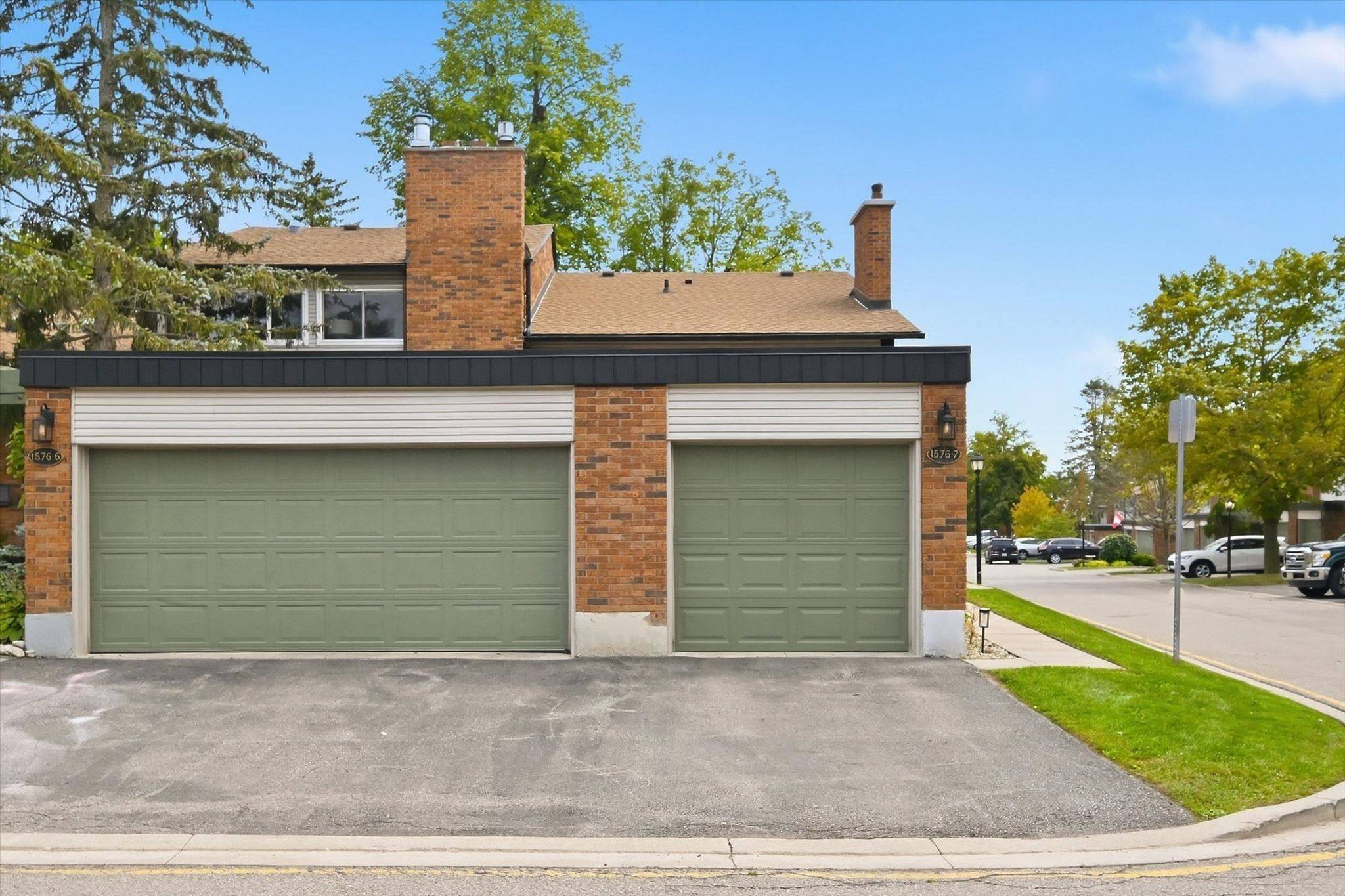 1576 Kerns RD #7, Burlington, ON L7P 3A7