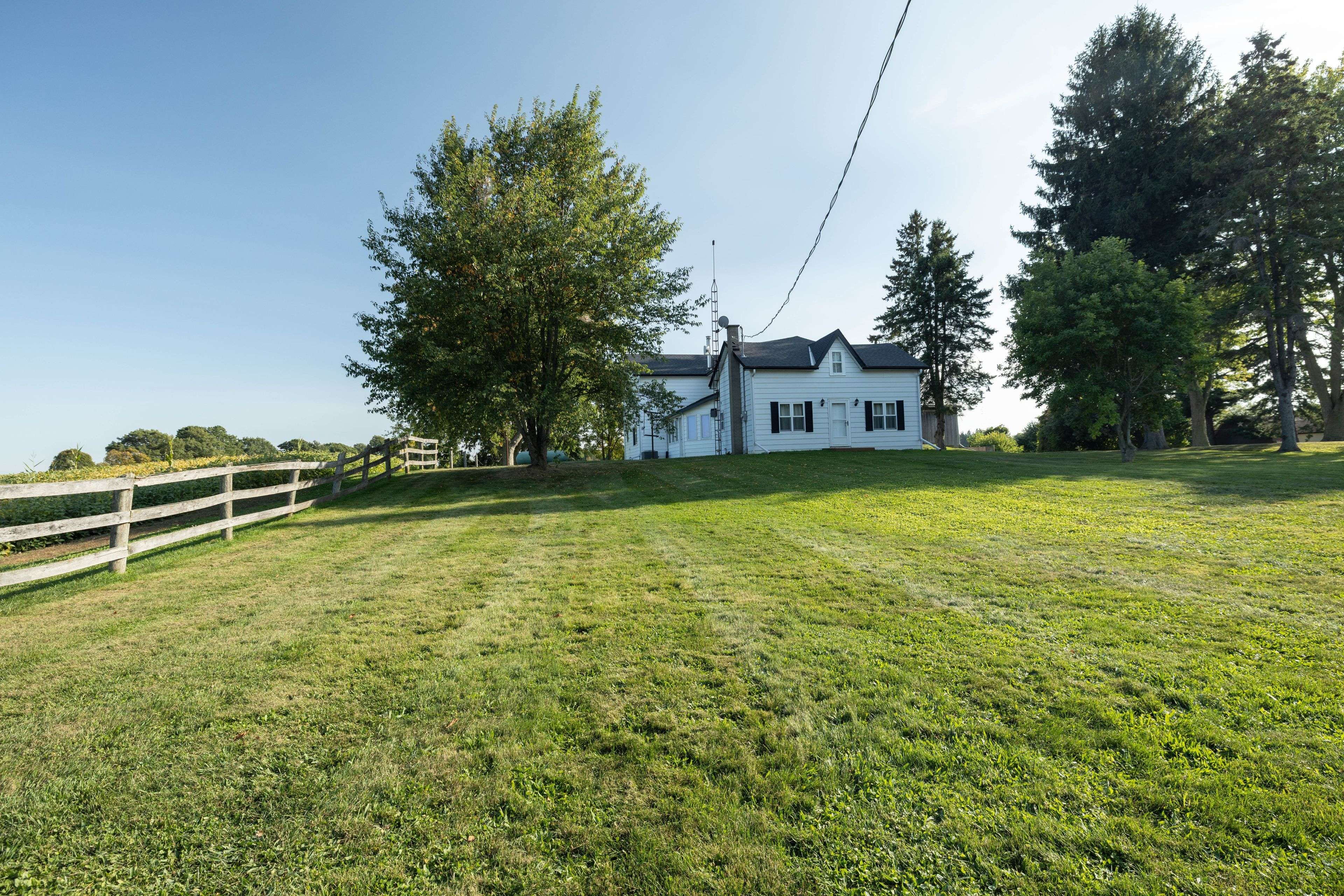 3276 Governors RD, Hamilton, ON L0R 1T0