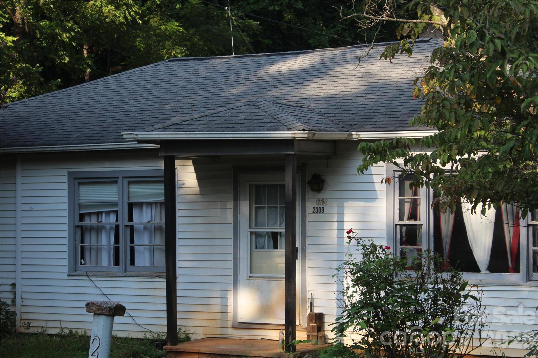 2309 Rainbow Heights CIR, Lenoir, NC 28645