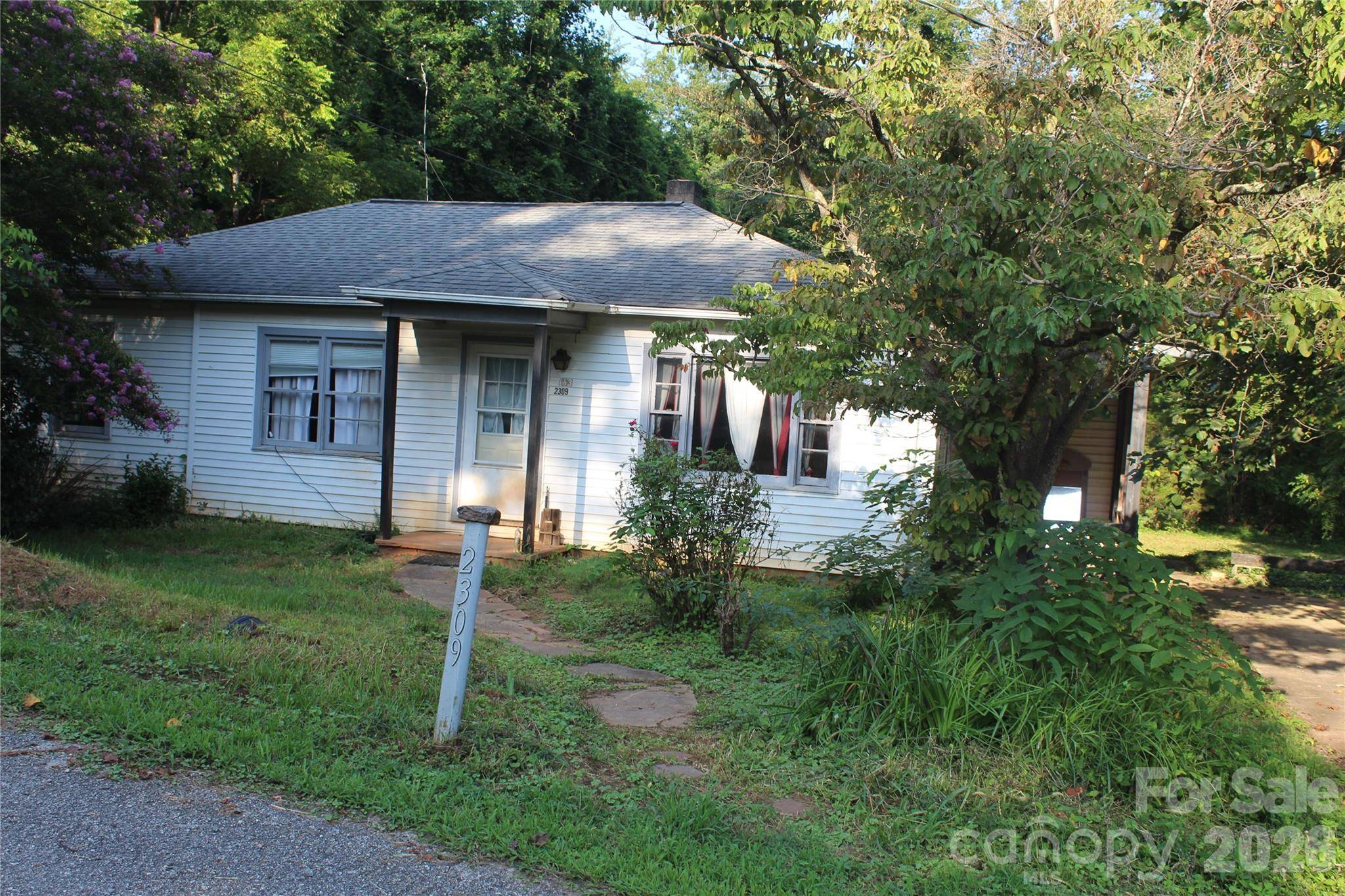 2309 Rainbow Heights CIR, Lenoir, NC 28645