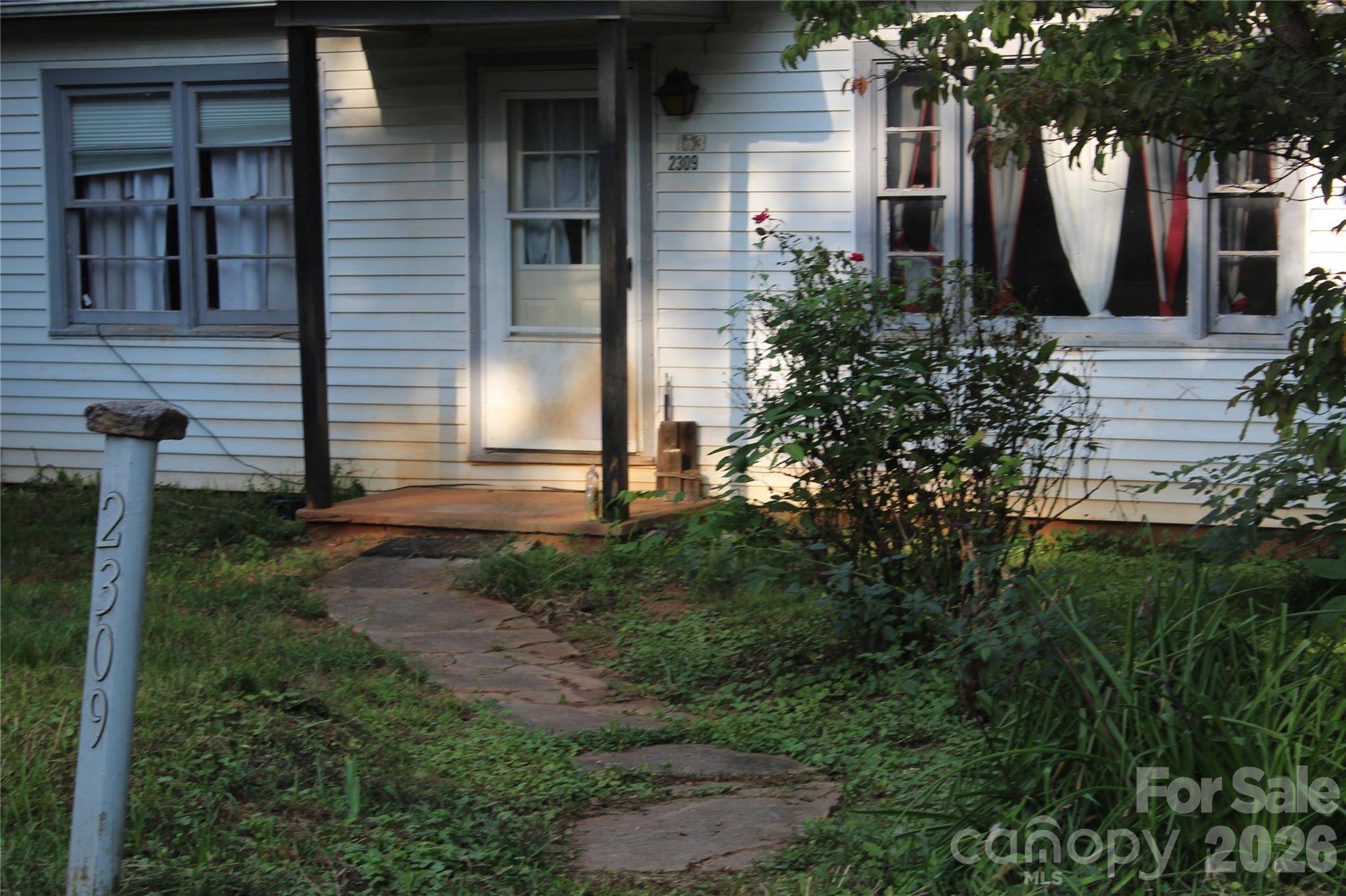 2309 Rainbow Heights CIR, Lenoir, NC 28645