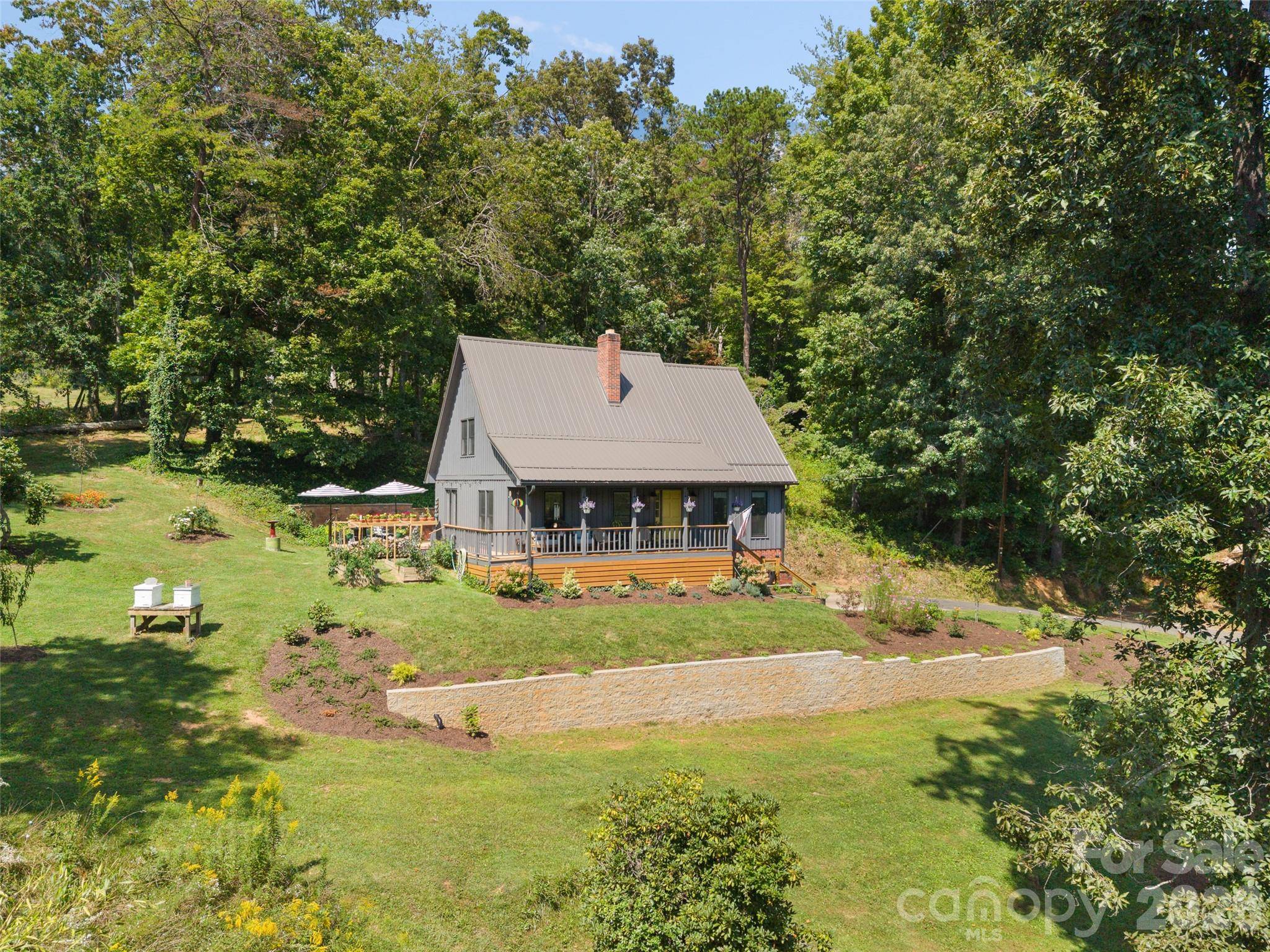 641 Scruggs CIR, Canton, NC 28716
