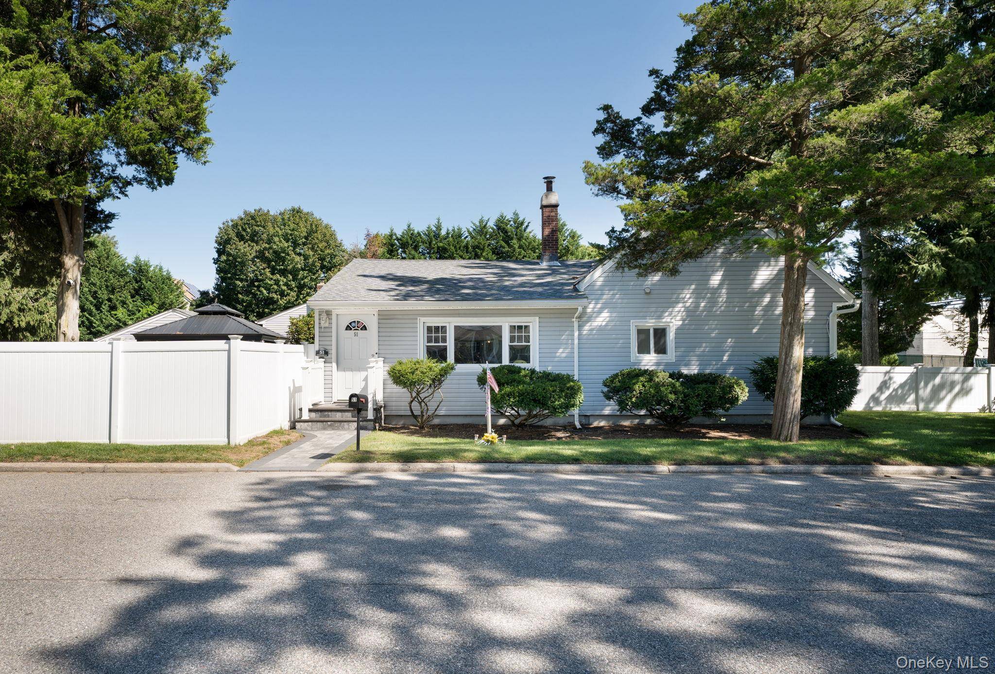 51 Norwood AVE, Port Jefferson, NY 11776