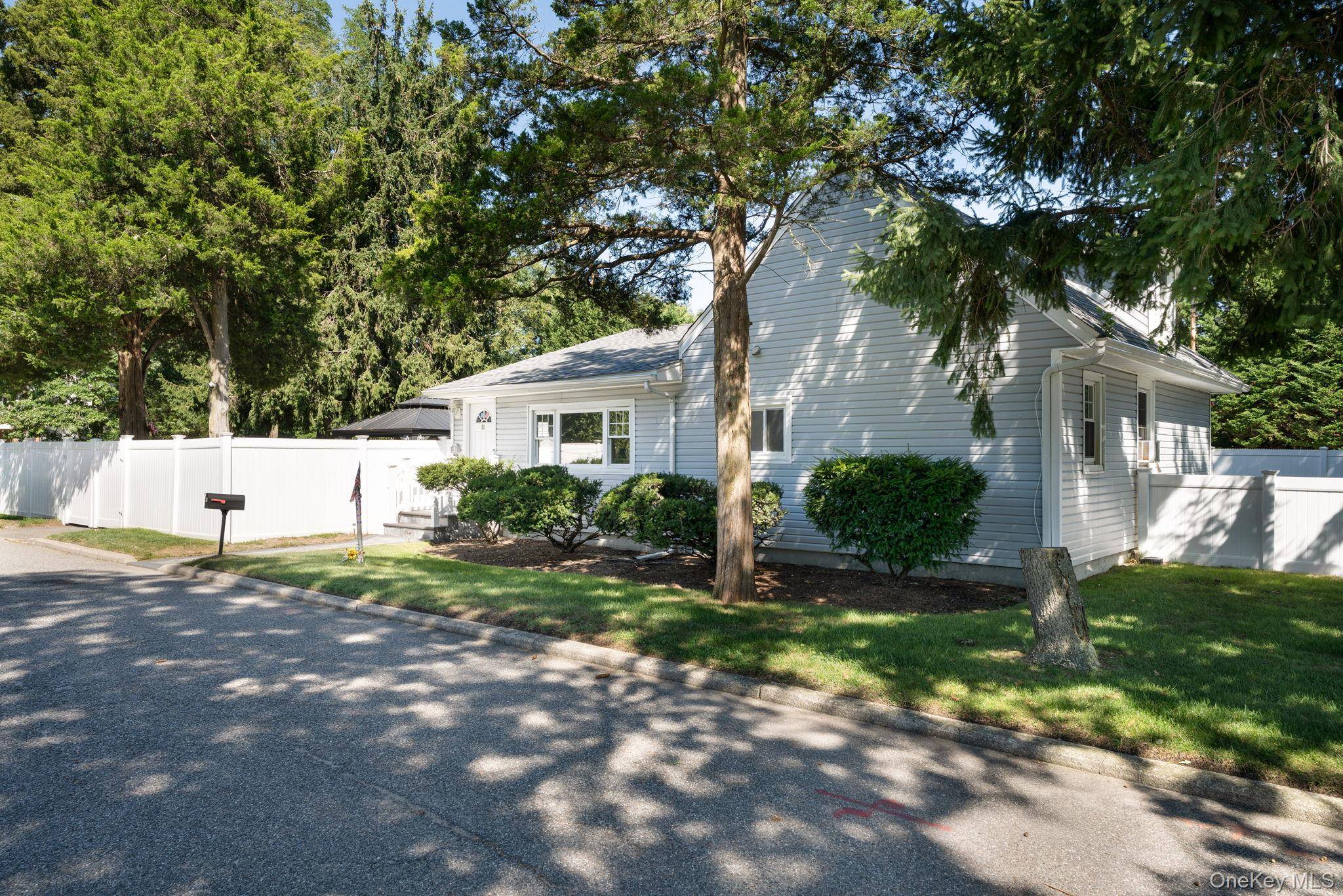 51 Norwood AVE, Port Jefferson, NY 11776