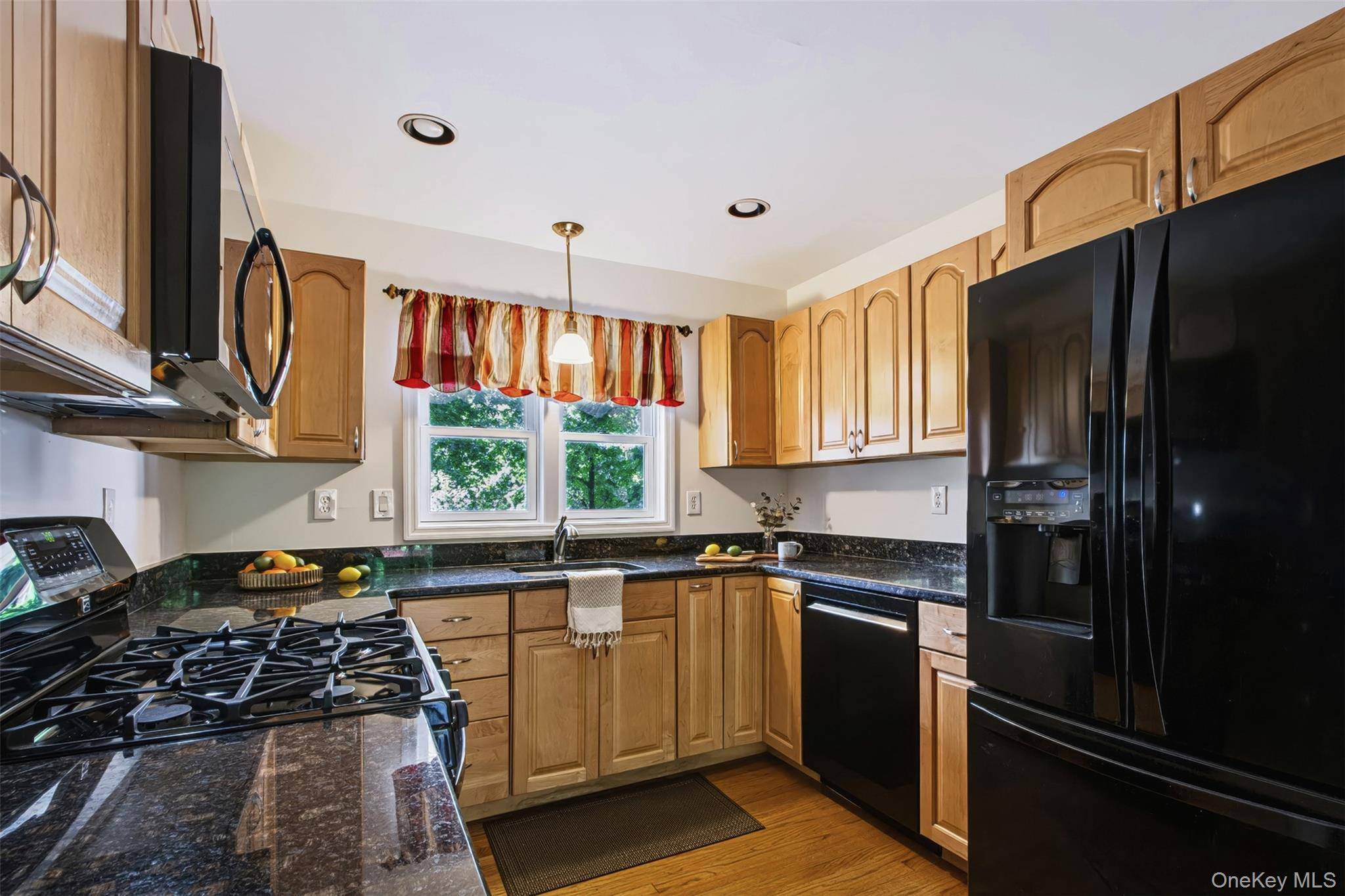 9 Horns Park RD, Hyde Park, NY 12538