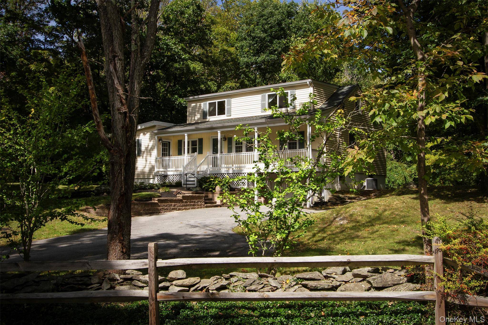 9 Horns Park RD, Hyde Park, NY 12538