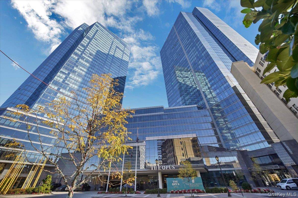 1 Renaissance SQ #V6G, White Plains, NY 10601