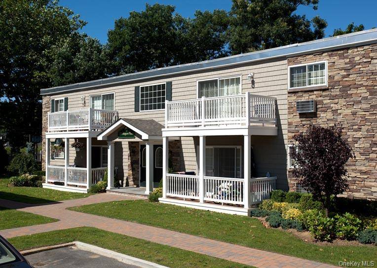 130 Magaw PL #B7, West Babylon, NY 11704