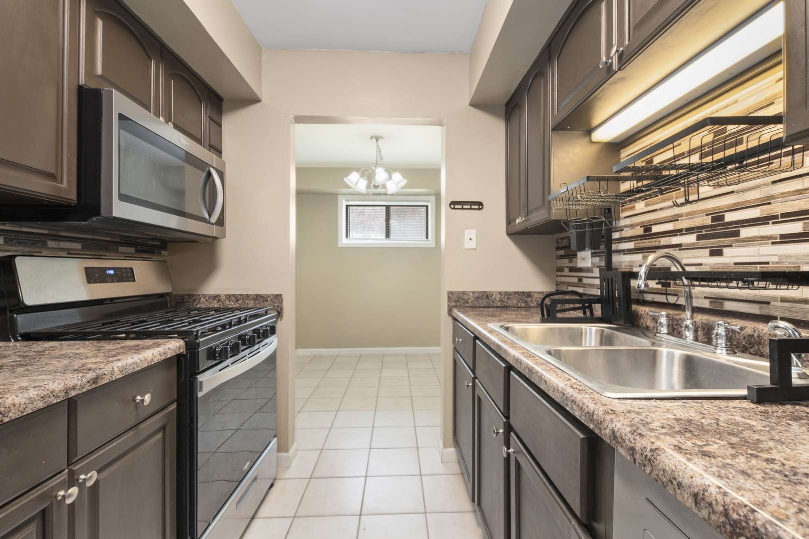 2210 Country Club DR #2, Woodridge, IL 60517