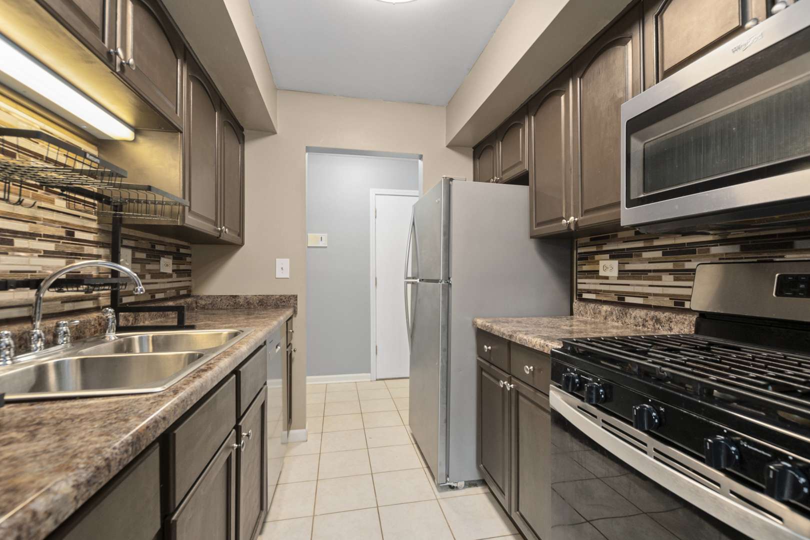 2210 Country Club DR #2, Woodridge, IL 60517