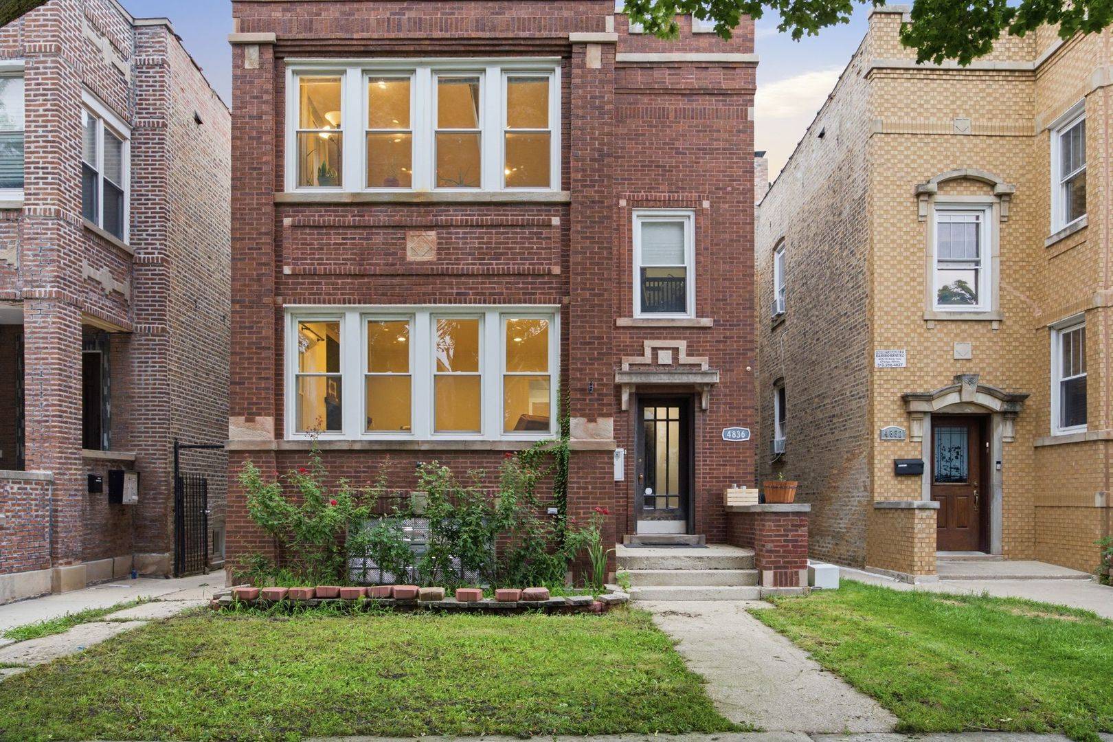 4836 W Barry AVE, Chicago, IL 60641