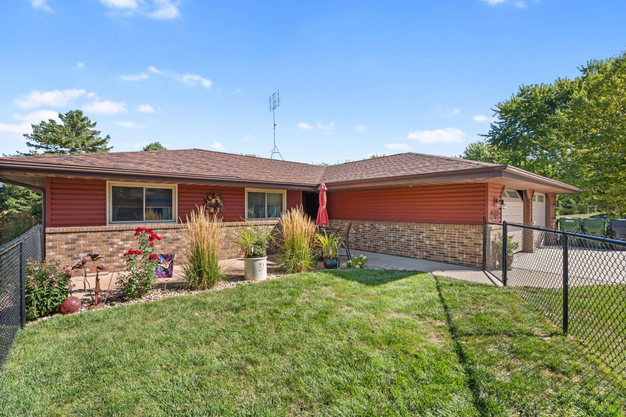 1040 Miles DR, Worthington, MN 56187
